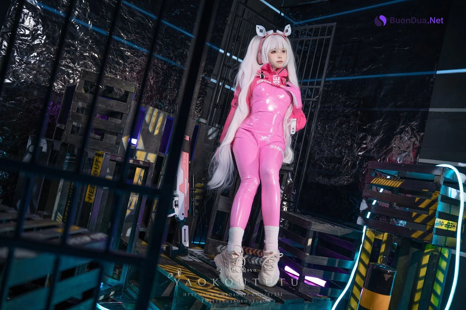 Cosplay 黏黏团子兔 NIKKE：爱丽丝 - Photo 2