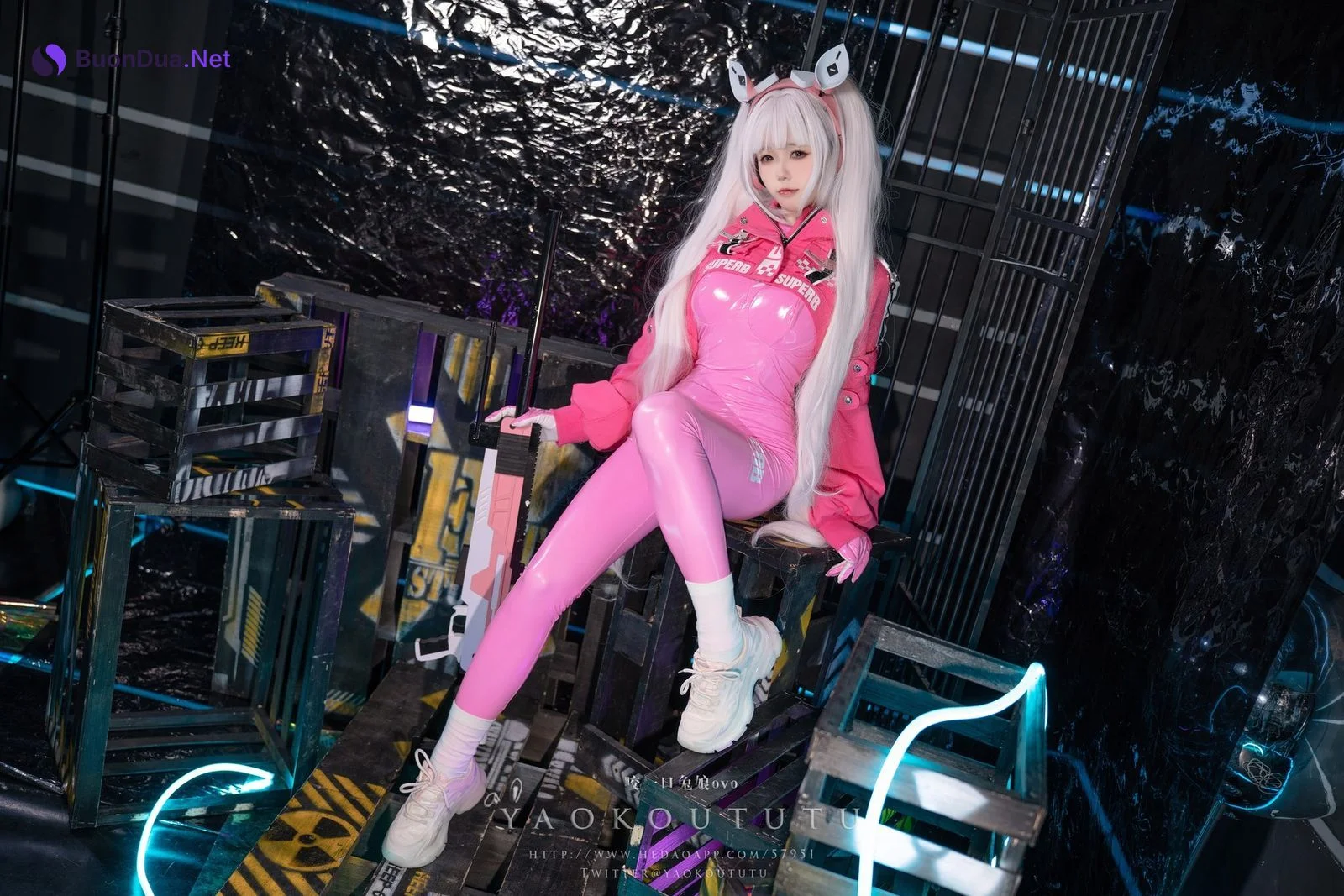 Cosplay 黏黏团子兔 NIKKE：爱丽丝 - Photo 4