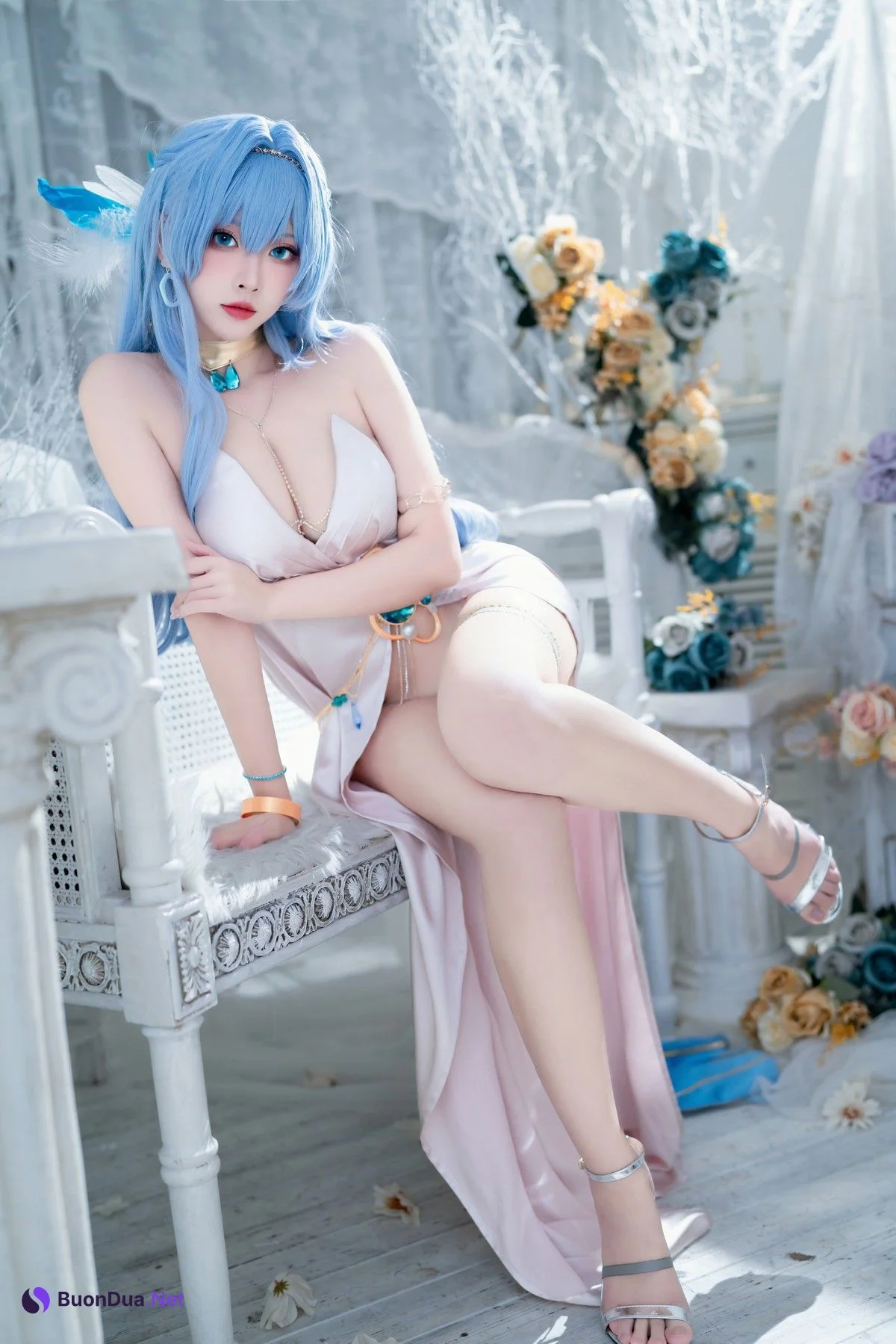 Cosplay 宮本桜 Nikke胜利女神 海伦娜礼服 - Photo 2