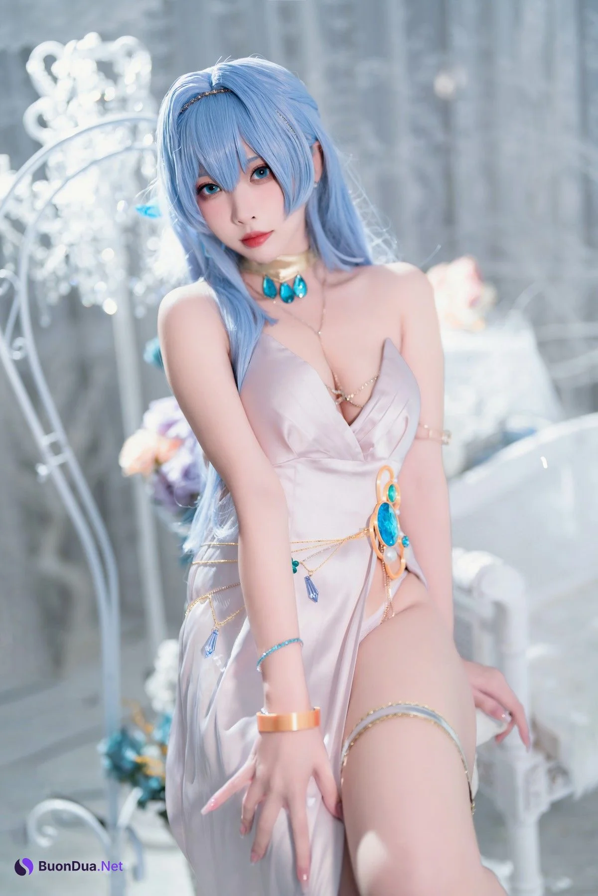 Cosplay 宮本桜 Nikke胜利女神 海伦娜礼服 - Photo 3
