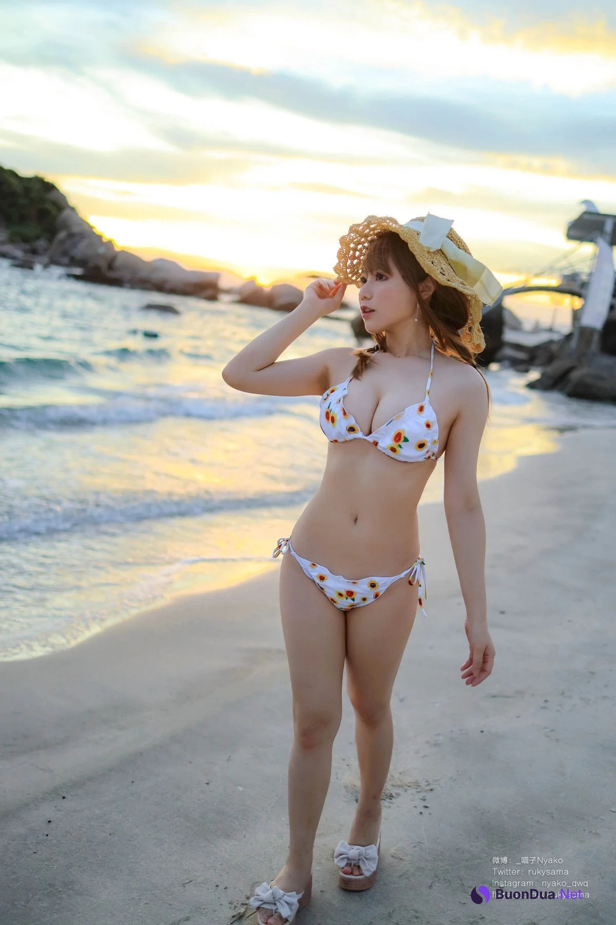 Cosplay Nyako喵子 向日葵比基尼 - 사진 18