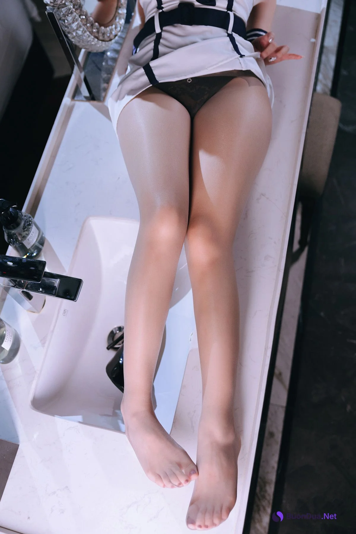 Cosplay Rinaijiao日奈娇 – 头等舱休息室 Set.01 - Photo 15