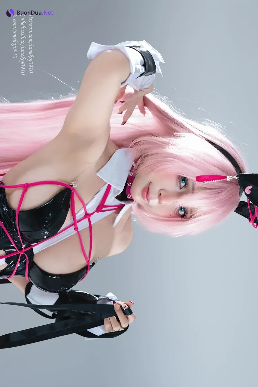 Cosplay Umeko.J – Velvet Sensual Rabbit NIKKE - Photo 10