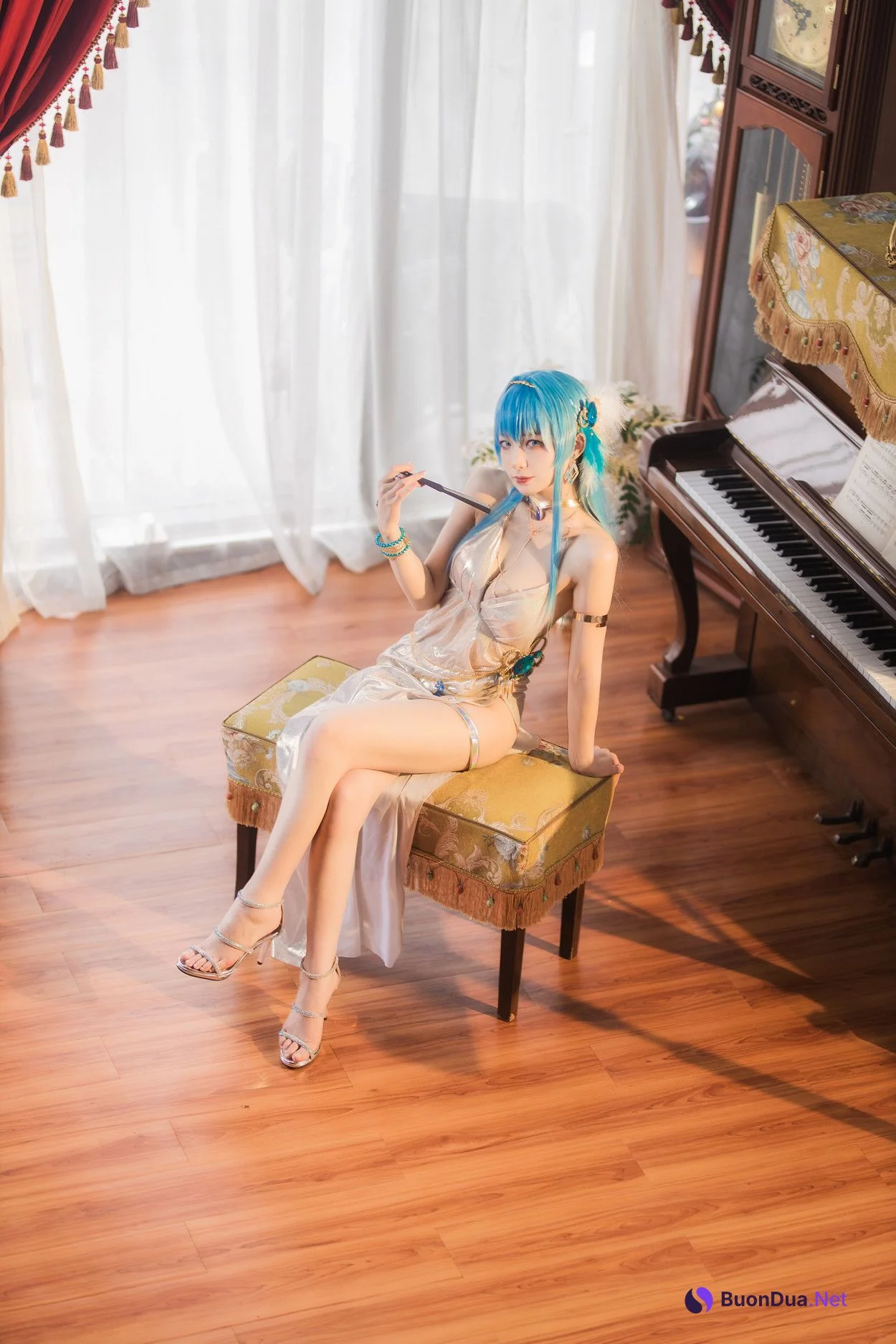 Cosplay 封疆疆v NIKKE 胜利校花 海伦娜 - Photo 3
