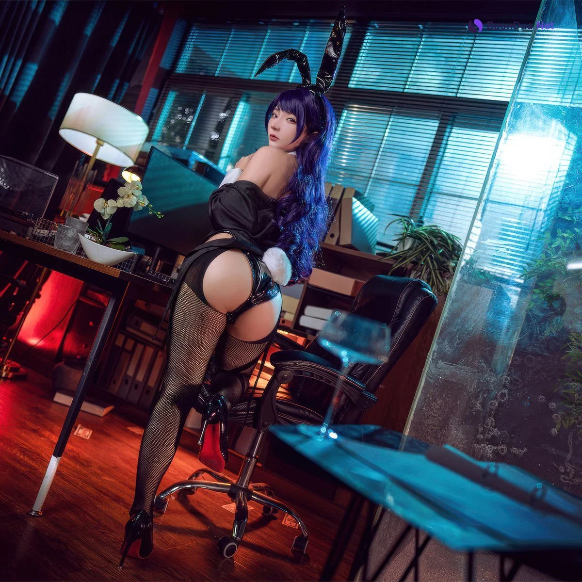Cosplay 是三不是世w 喜多川海梦 紫发兔女郎 - 照片 18