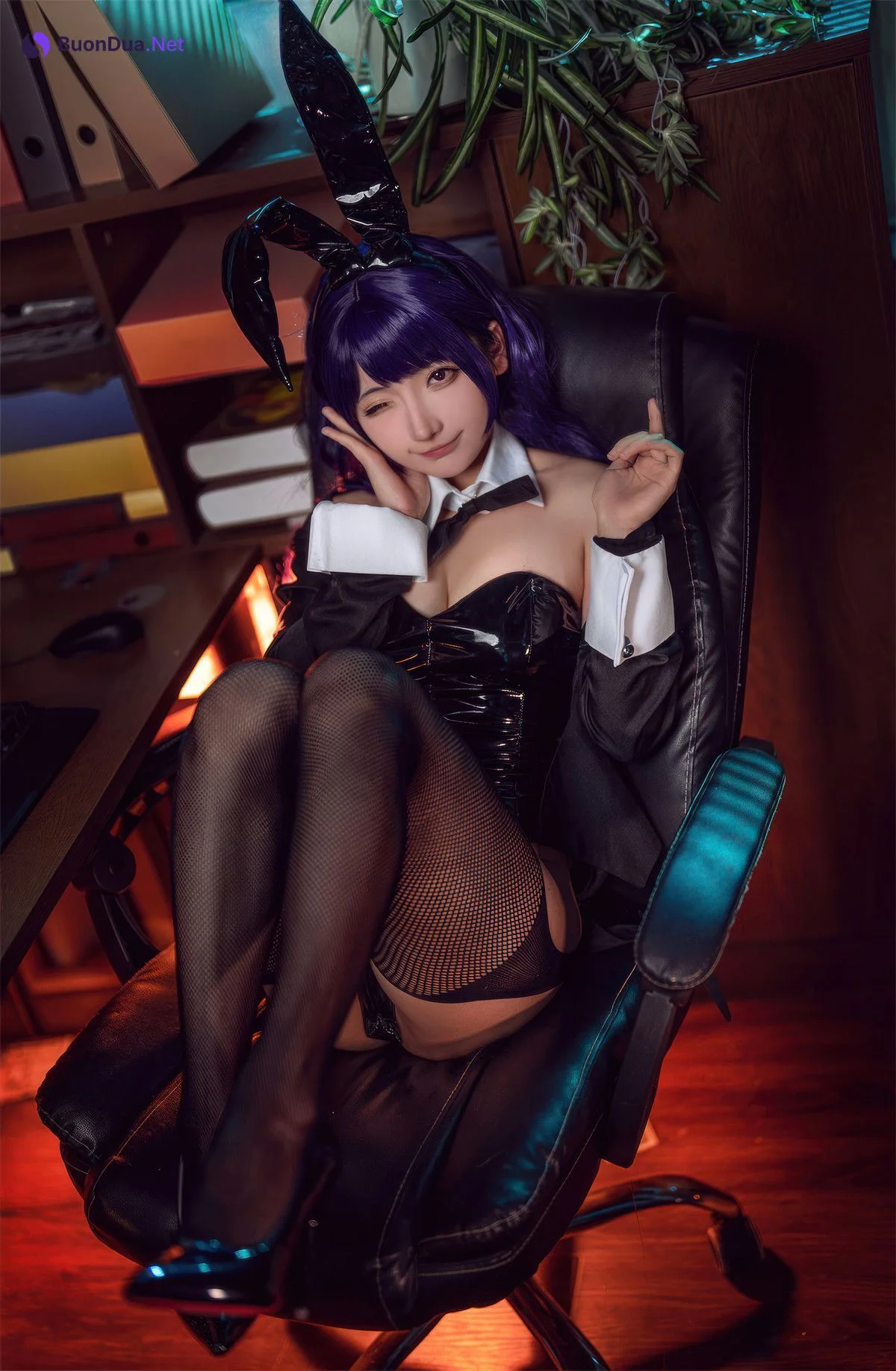 Cosplay 是三不是世w 喜多川海梦 紫发兔女郎 - 照片 3