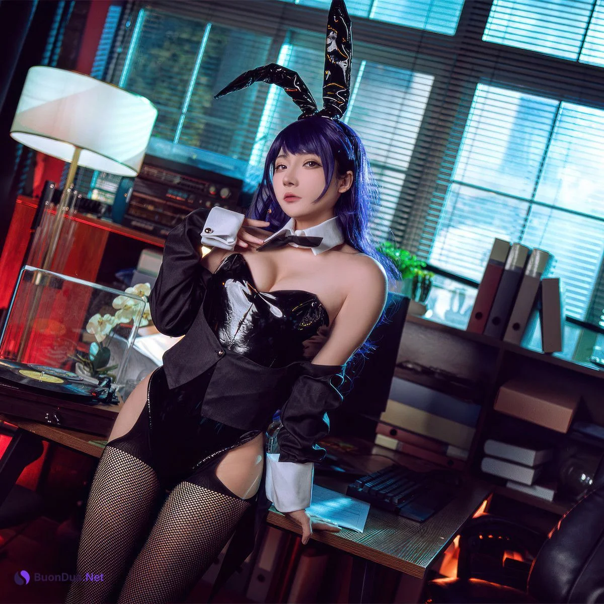 Cosplay 是三不是世w 喜多川海梦 紫发兔女郎 - 照片 6