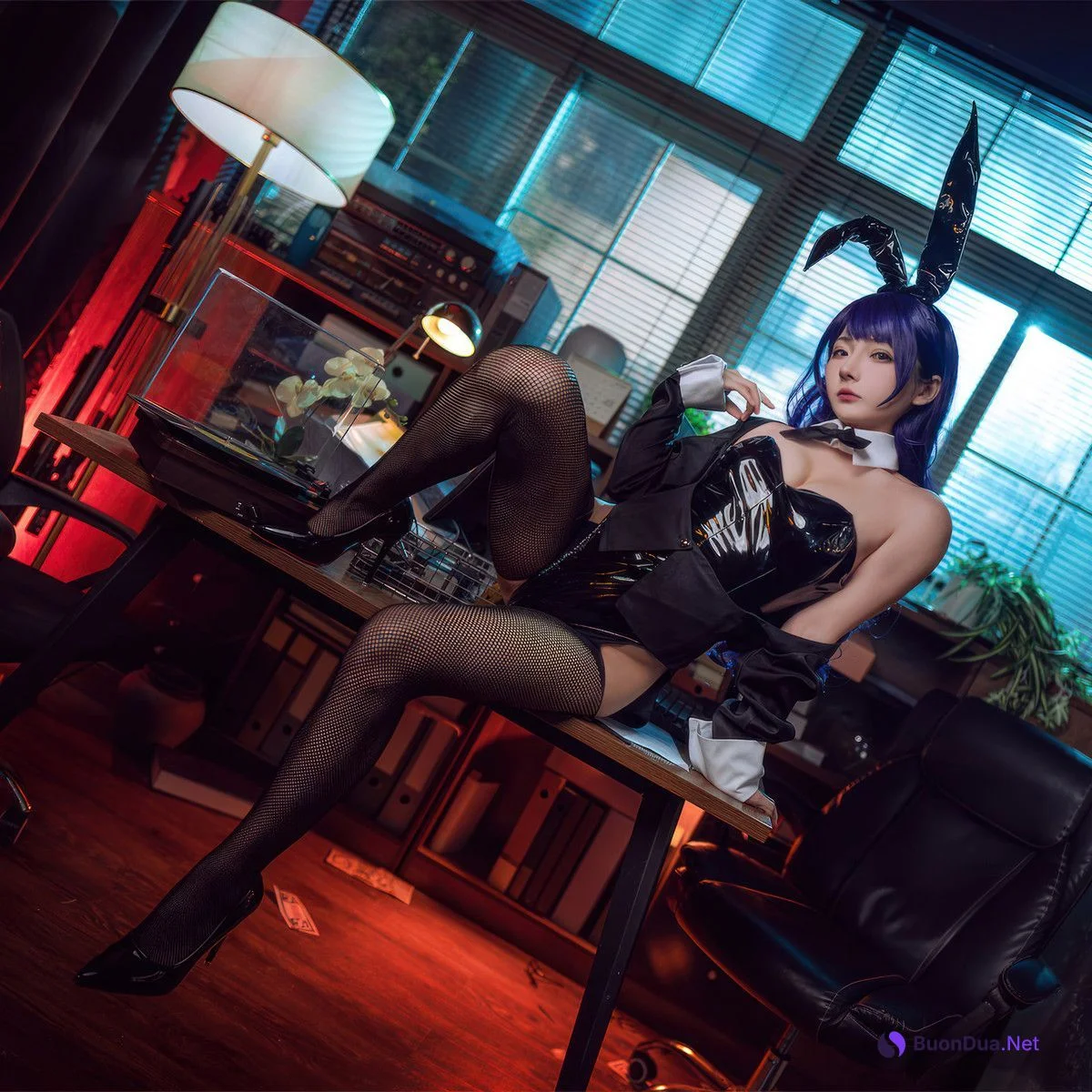 Cosplay 是三不是世w 喜多川海梦 紫发兔女郎 - 照片 8