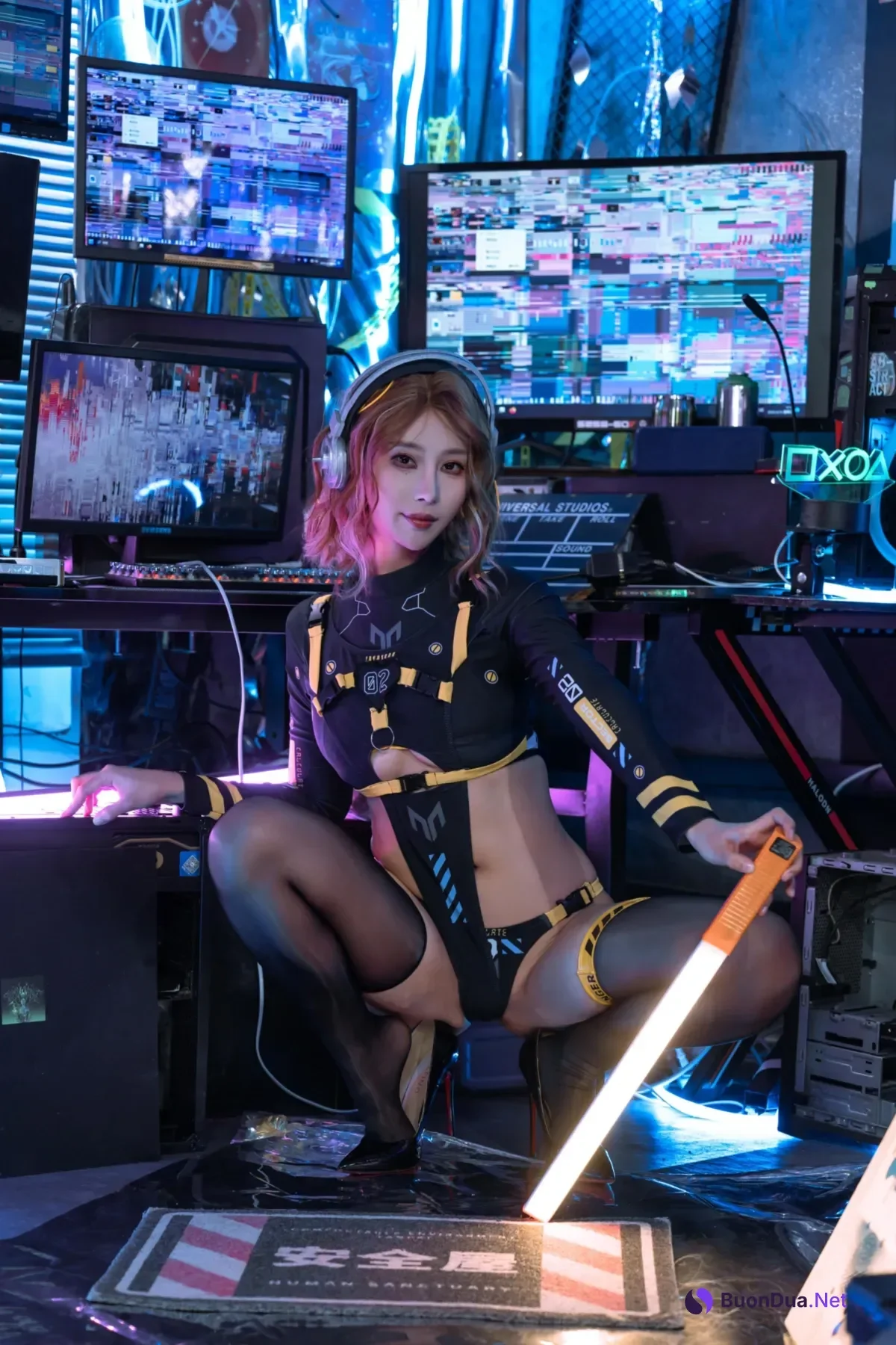Cosplay 云溪溪Yunx1x1 – 奶桃桃 骇入 Set.01 - Photo 9