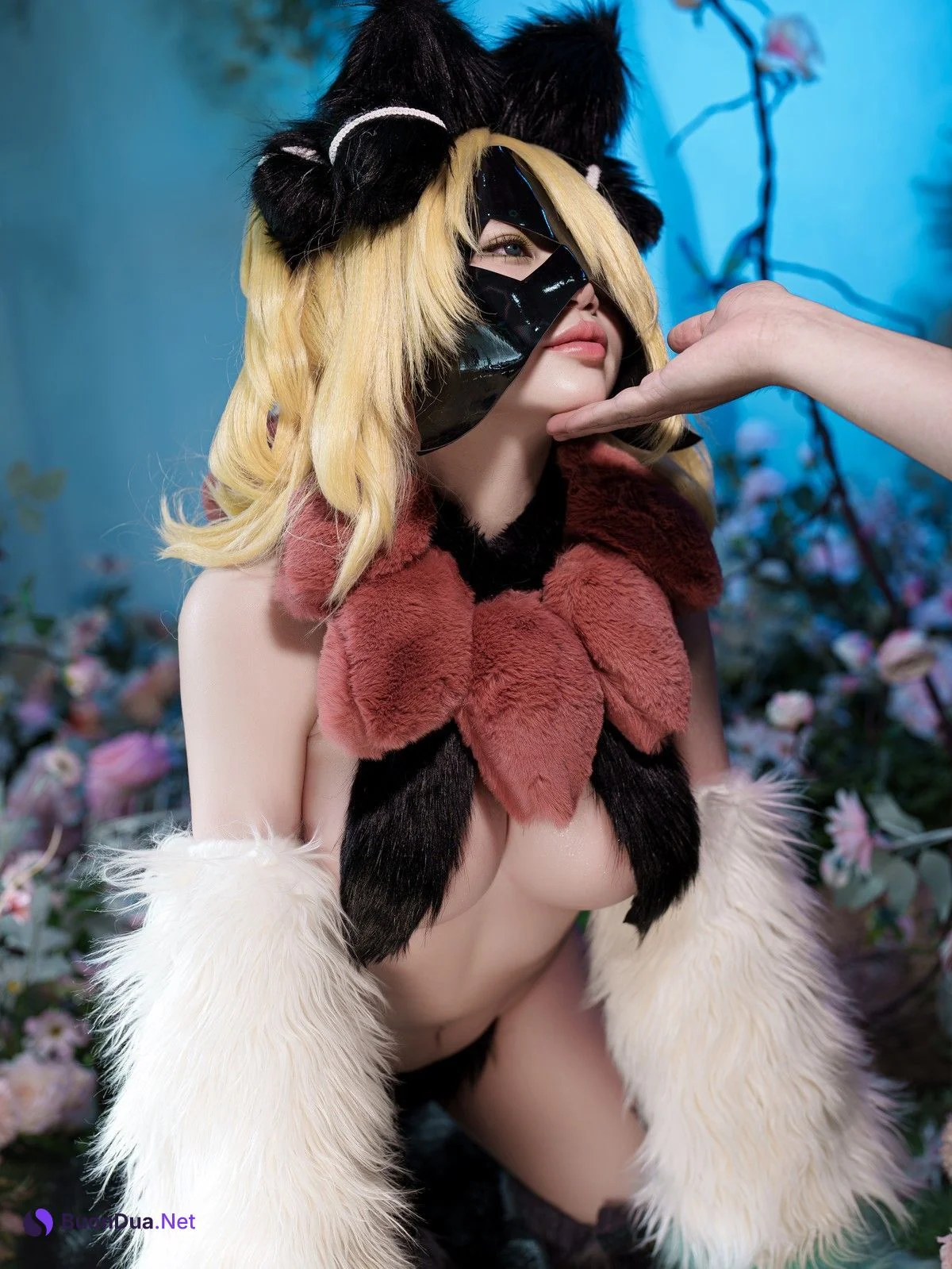 Cosplay ZinieQ Cynthia in Meowscarada Costume - Photo 14