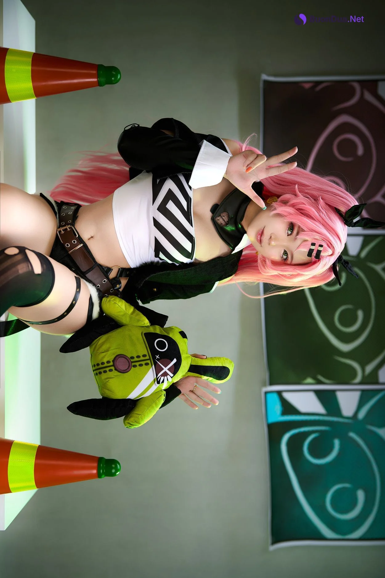Cosplay ZinieQ Nicole Zenless Zone Zero - Photo 5