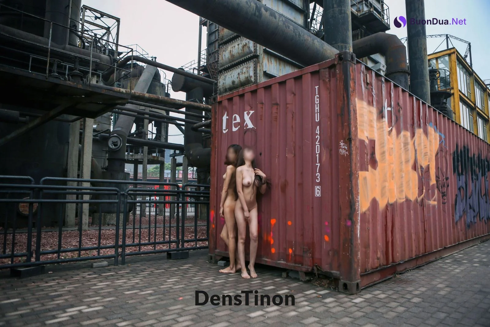 [DensTinon] 北京天使 Ariel&Ana 城市全裸露出 Vol.01 - Photo 3
