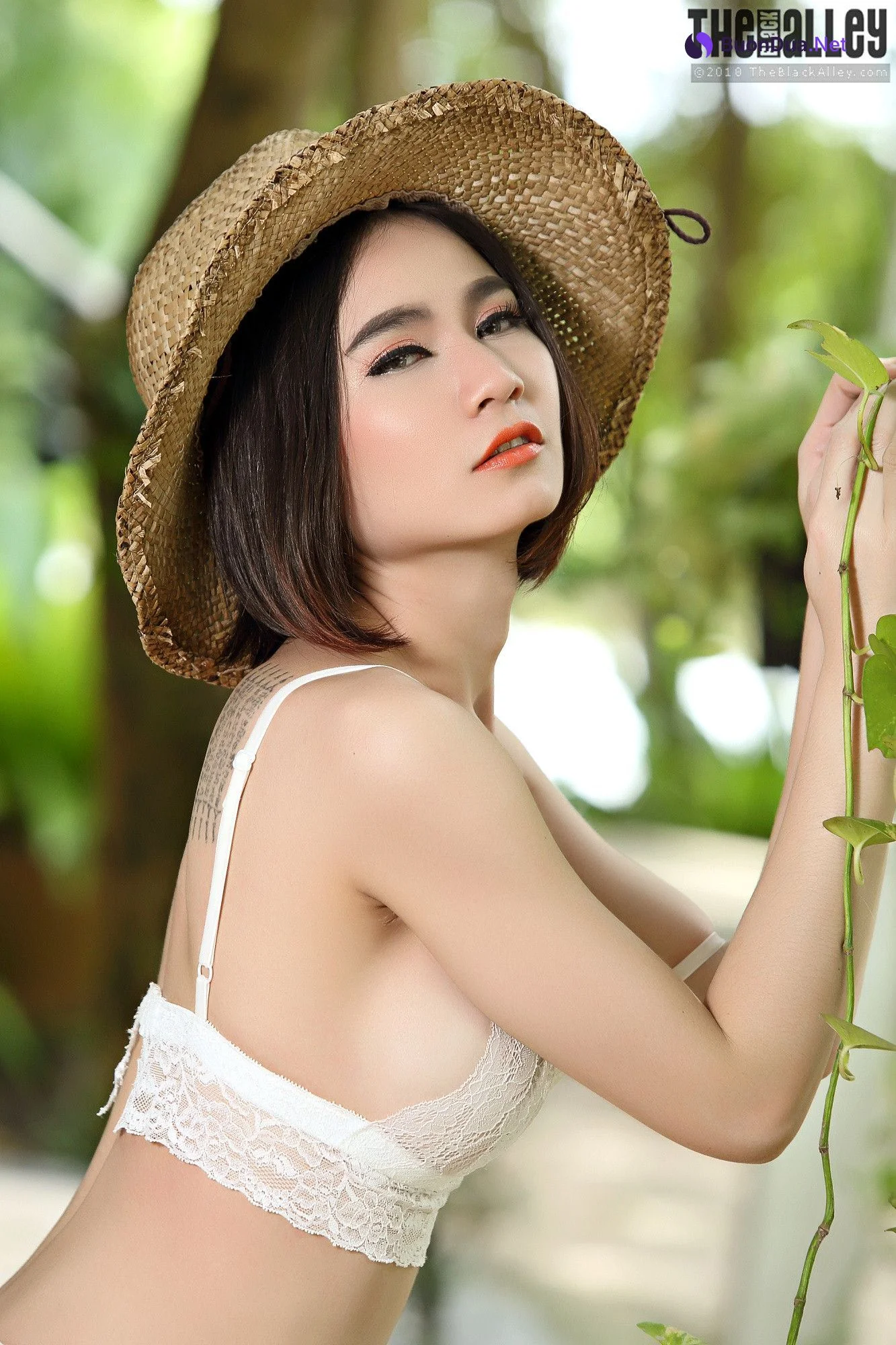 Ellie The Black Alley Photobook Set.26 - Photo 8