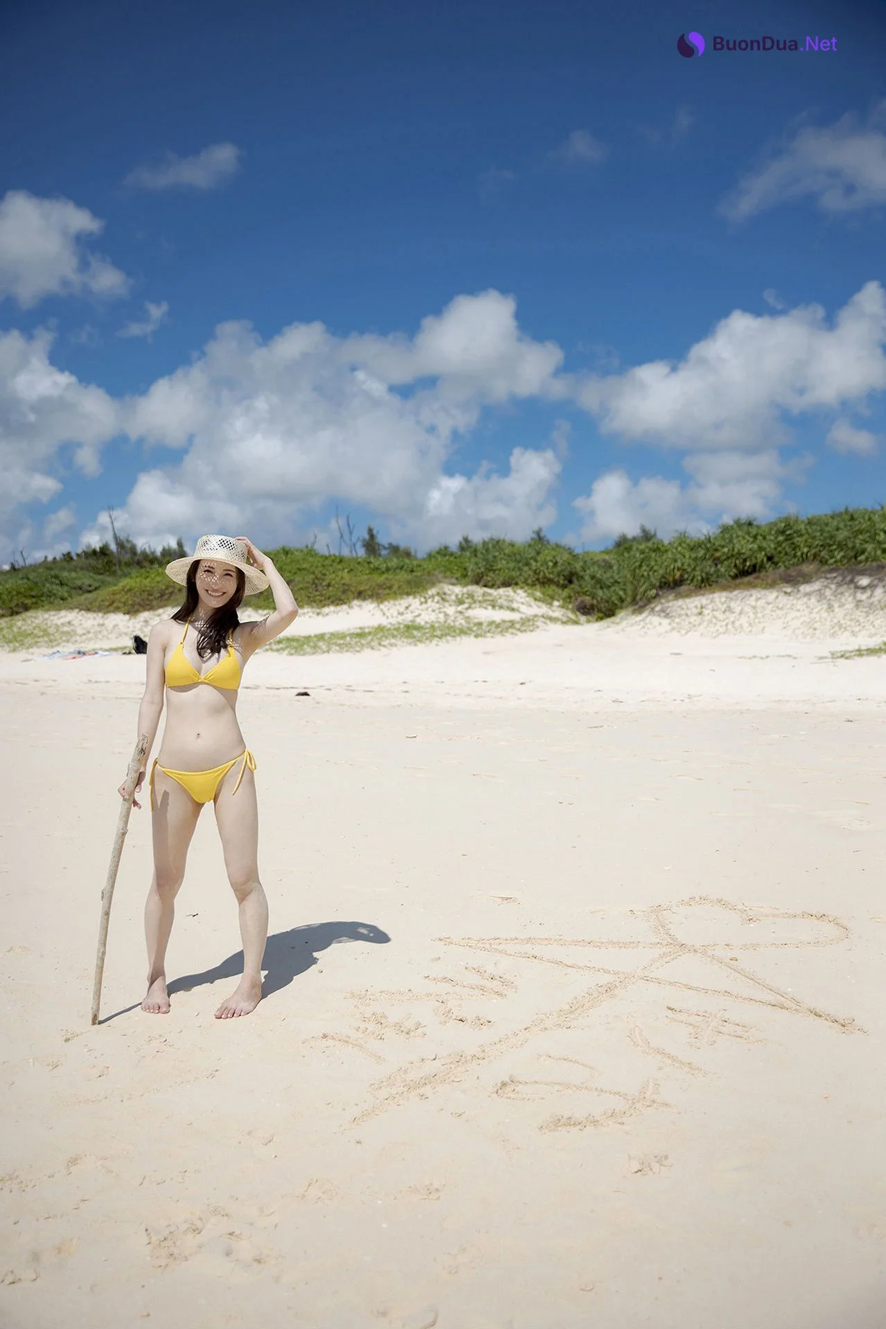 Ema Ito 伊藤愛真, デジタル写真集 「えまと南の島で突然○○してみたら…」 Set.01 - Photo 16