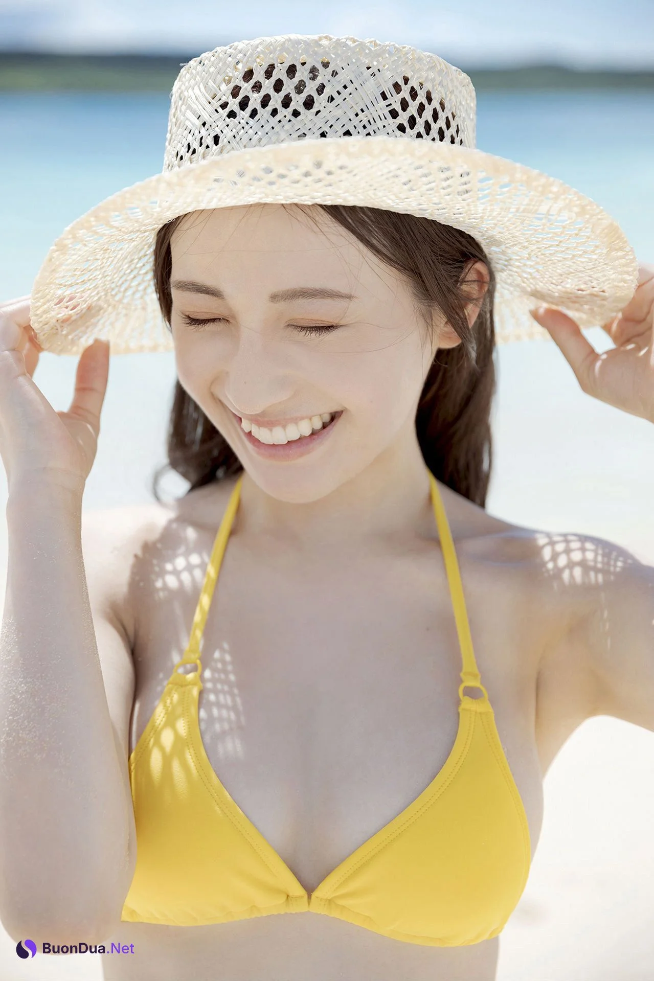 Ema Ito 伊藤愛真, デジタル写真集 「えまと南の島で突然○○してみたら…」 Set.01 - Photo 18