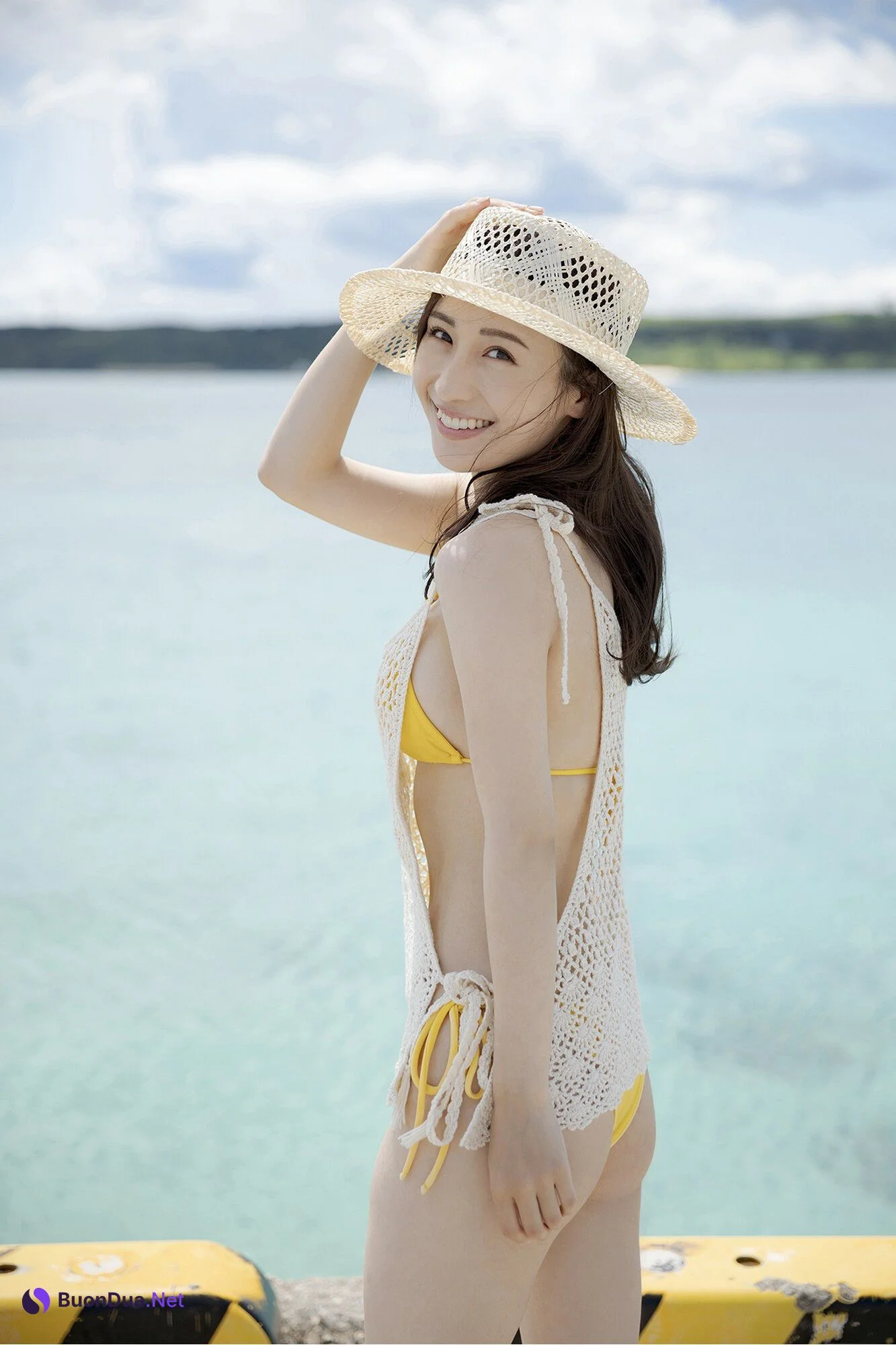 Ema Ito 伊藤愛真, デジタル写真集 「えまと南の島で突然○○してみたら…」 Set.01 - Photo 2