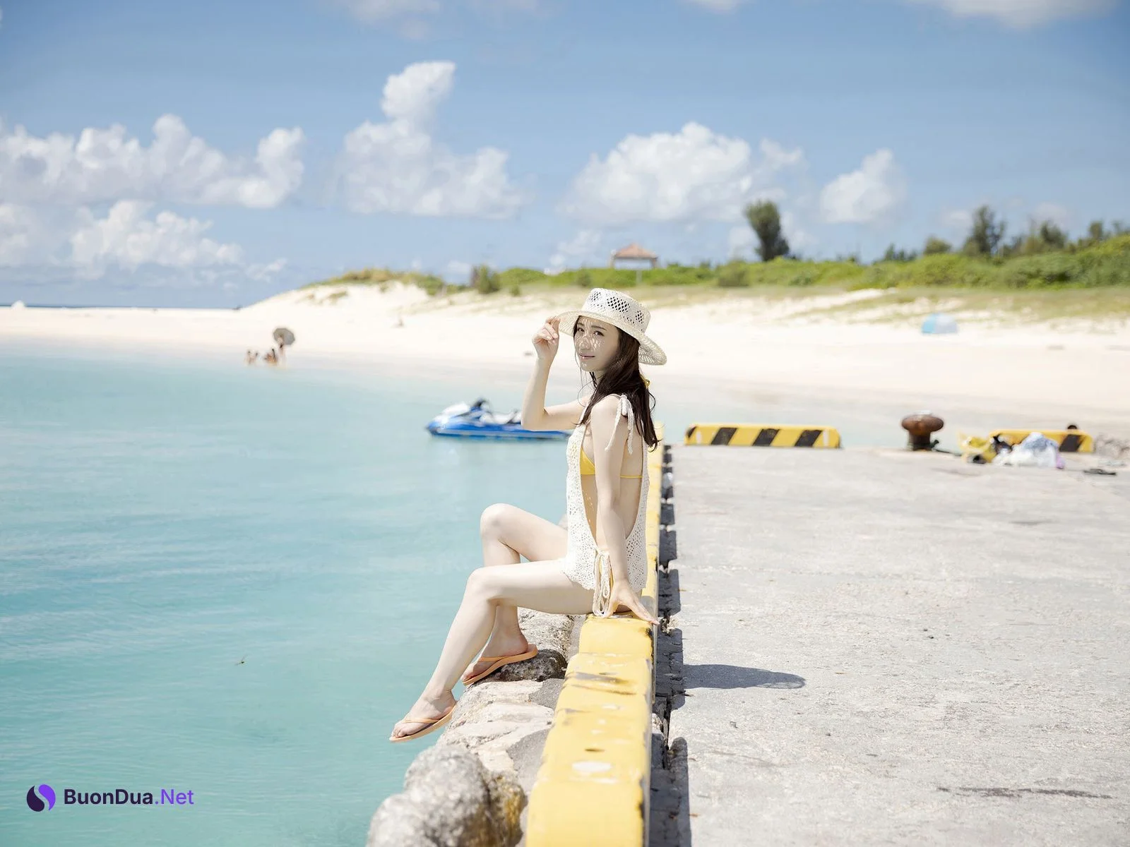 Ema Ito 伊藤愛真, デジタル写真集 「えまと南の島で突然○○してみたら…」 Set.01 - Photo 4