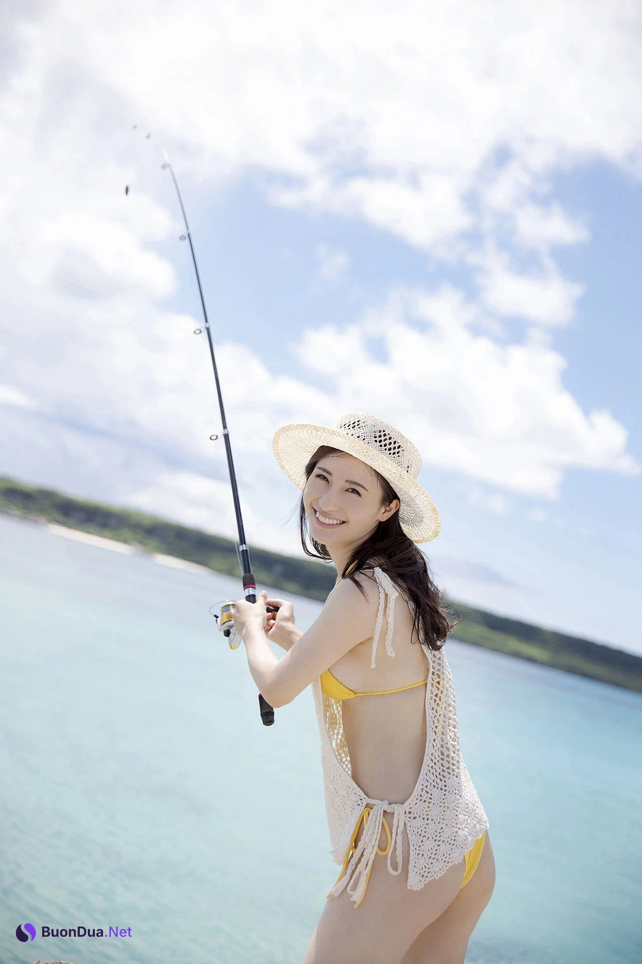 Ema Ito 伊藤愛真, デジタル写真集 「えまと南の島で突然○○してみたら…」 Set.01 - Photo 6