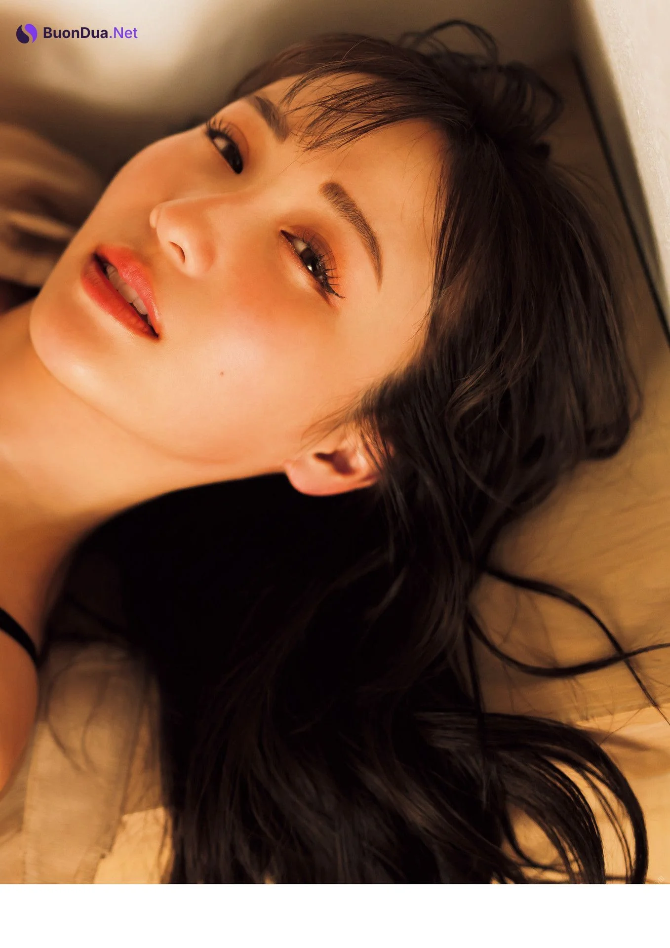 Ema Ito 伊藤愛真, １st写真集 電子特典付き 「soleil－ソレイユ－」 Set.04 - Photo 15