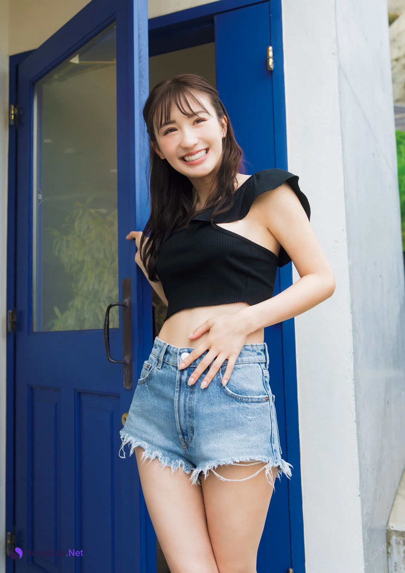 Ema Ito 伊藤愛真, １st写真集 電子特典付き 「soleil－ソレイユ－」 Set.05 - Photo 14