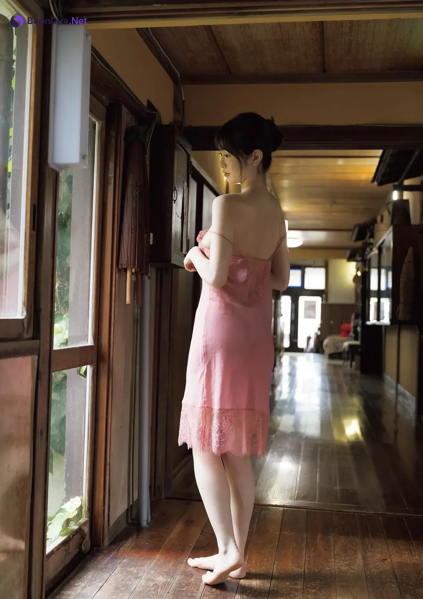 Emika Shirakami 白上咲花, 写真集 「Blooming」 Set.01 - Photo 14