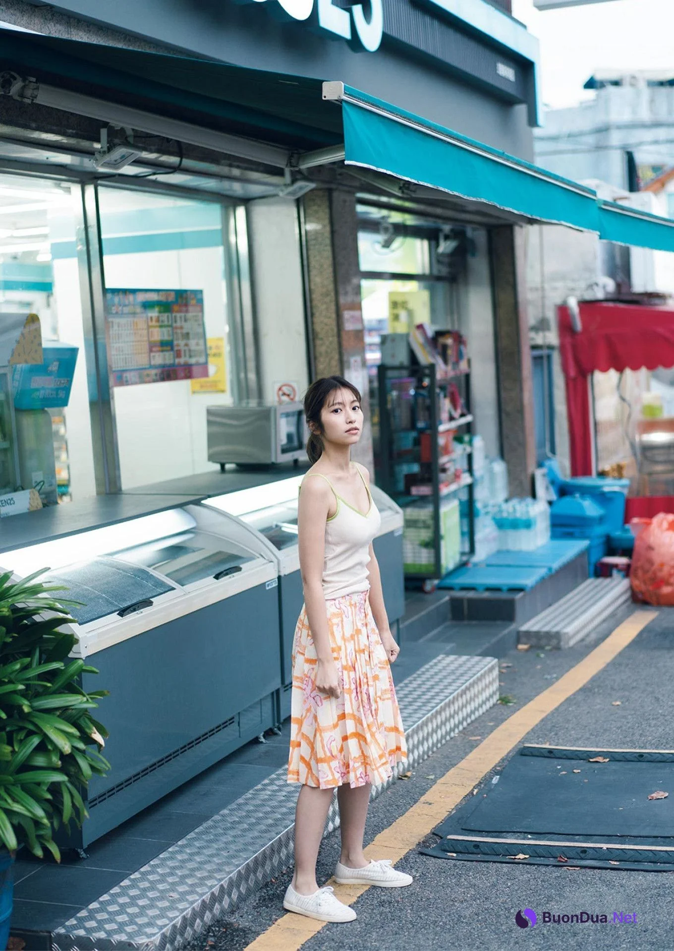 Emiri Yamashita 山下エミリー, 1st写真集 『SHY』 Set.01 - Photo 17