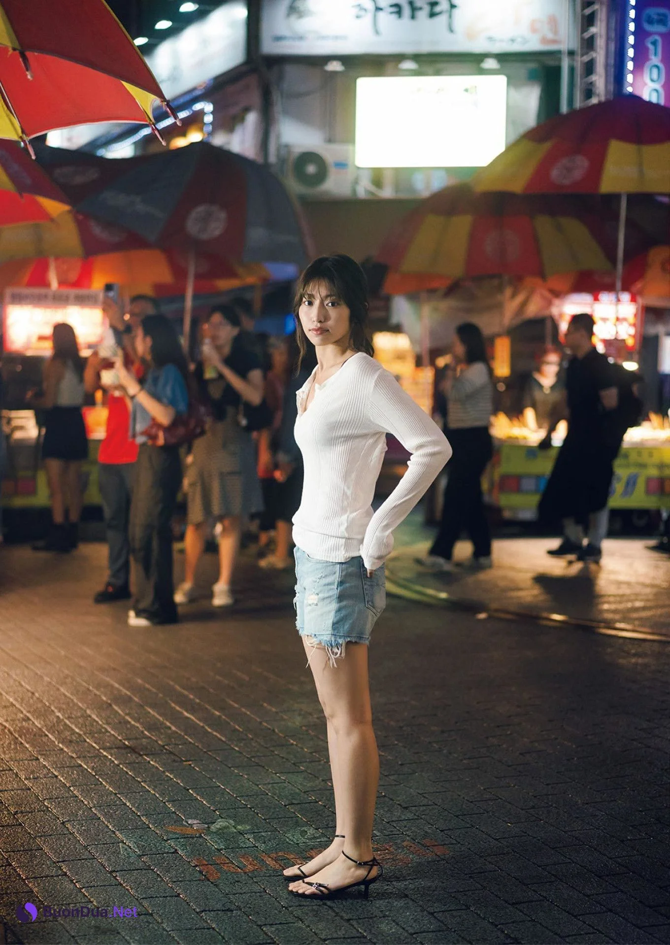 Emiri Yamashita 山下エミリー, 1st写真集 『SHY』 Set.01 - Photo 4