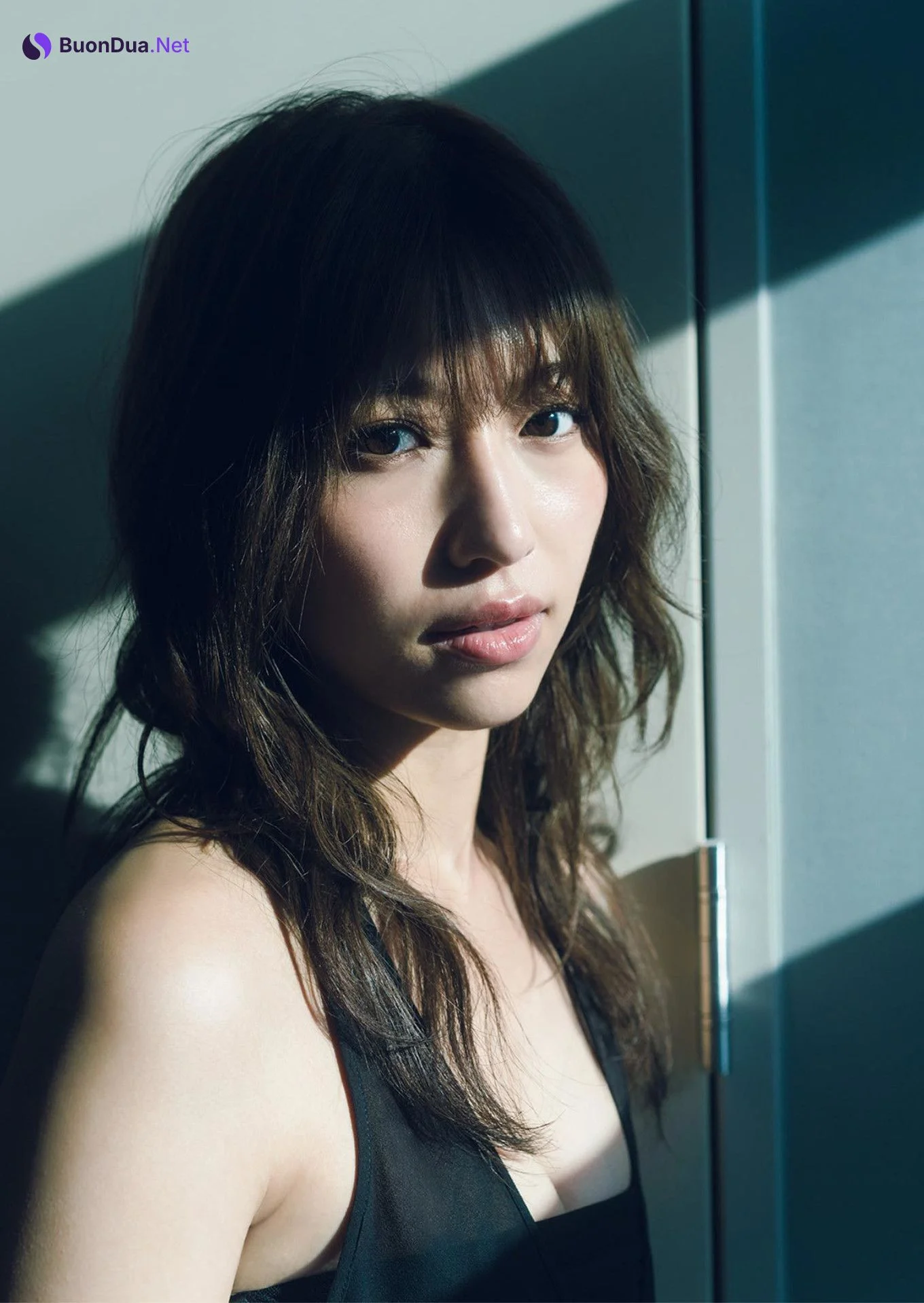 Emiri Yamashita 山下エミリー, 1st写真集 『SHY』 Set.02 - Photo 2