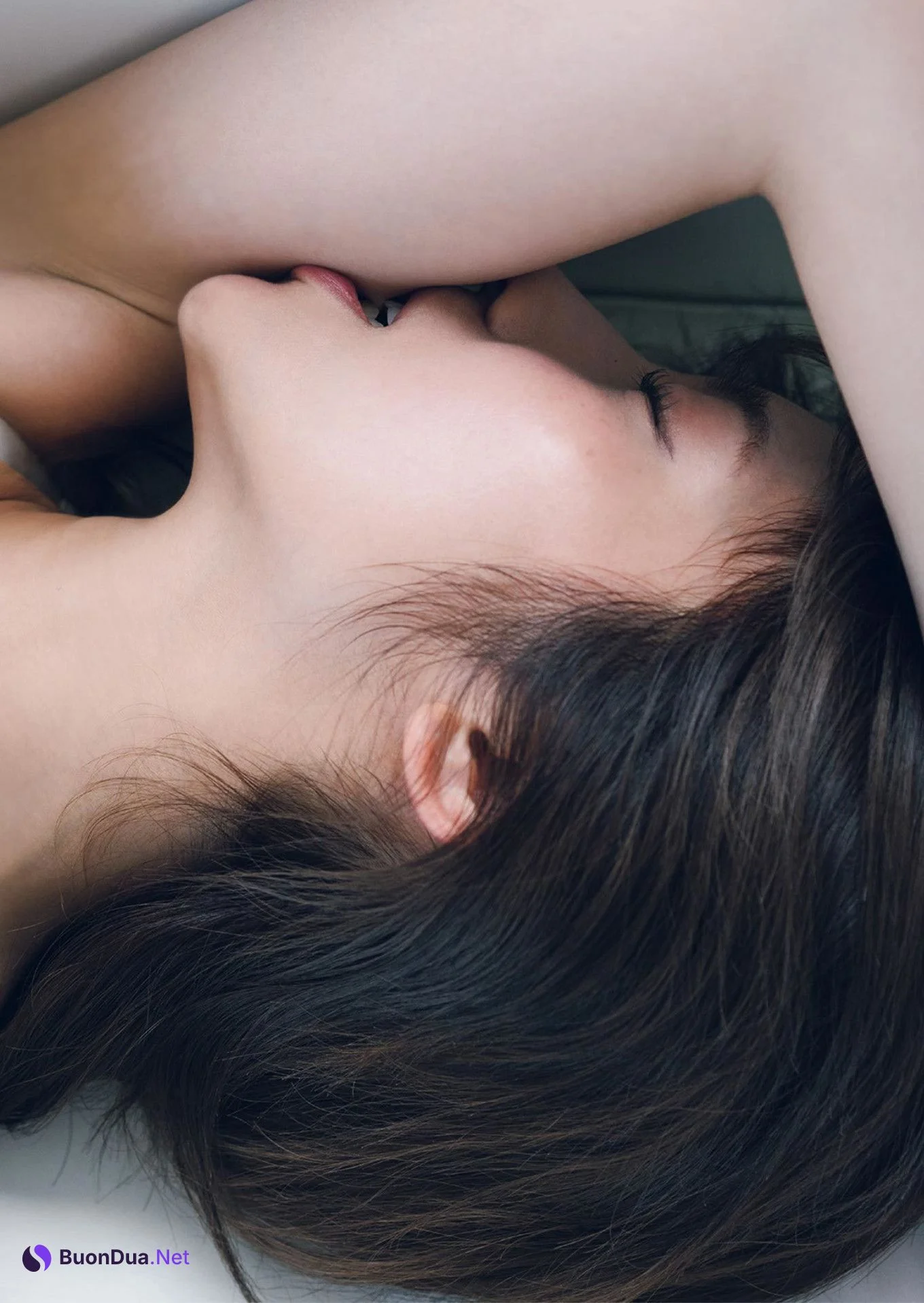 Emiri Yamashita 山下エミリー, 1st写真集 『SHY』 Set.04 - Photo 14