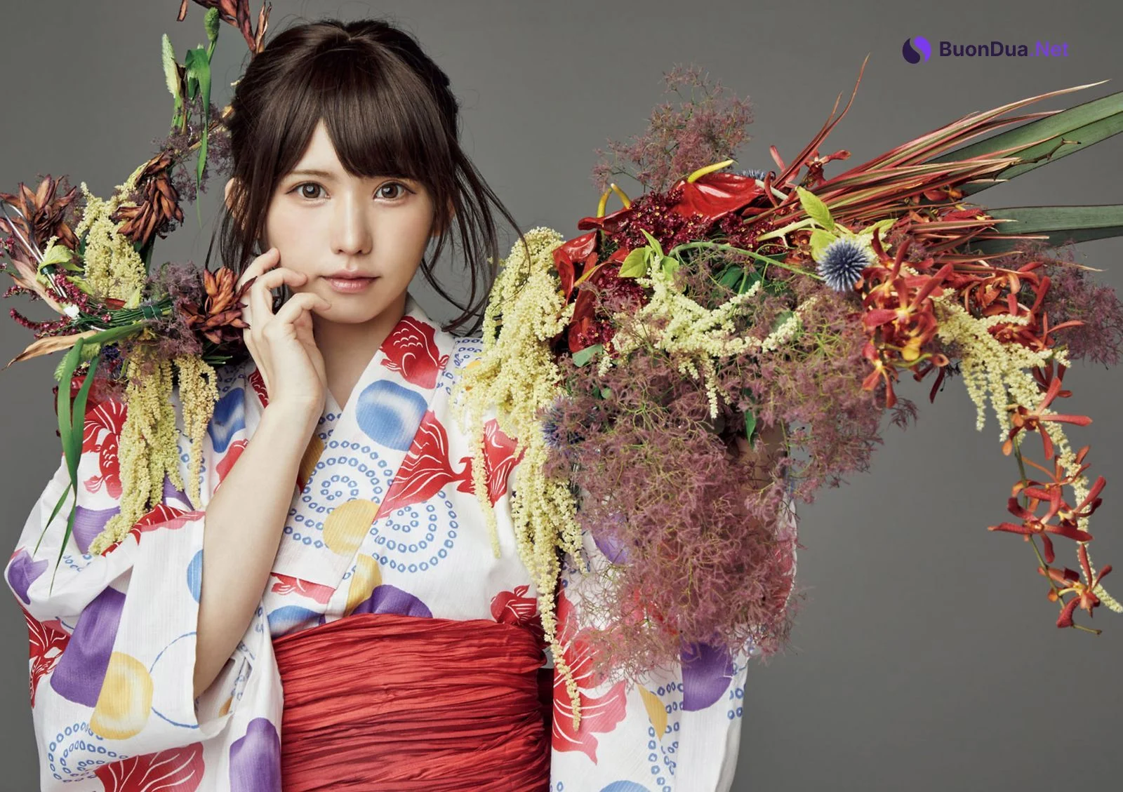 Enako えなこ, Big Comic Spirits 2021 No.39 (ビッグコミックスピリッツ 2021年39号) - Photo 3