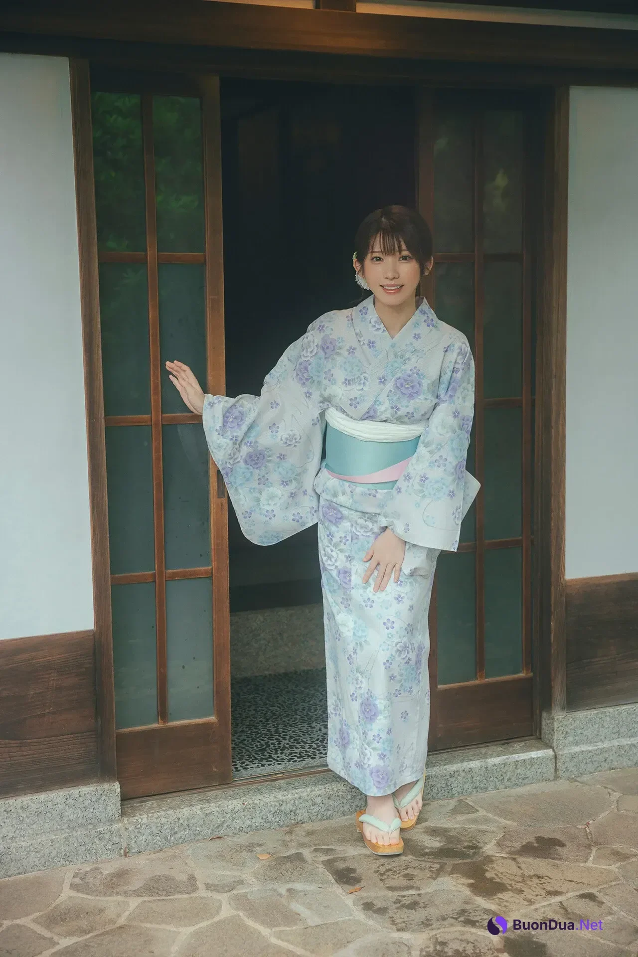 Enako えなこ, FLASHデジタル写真集 「あの夏の日を覚えてますか？」 - 写真 2