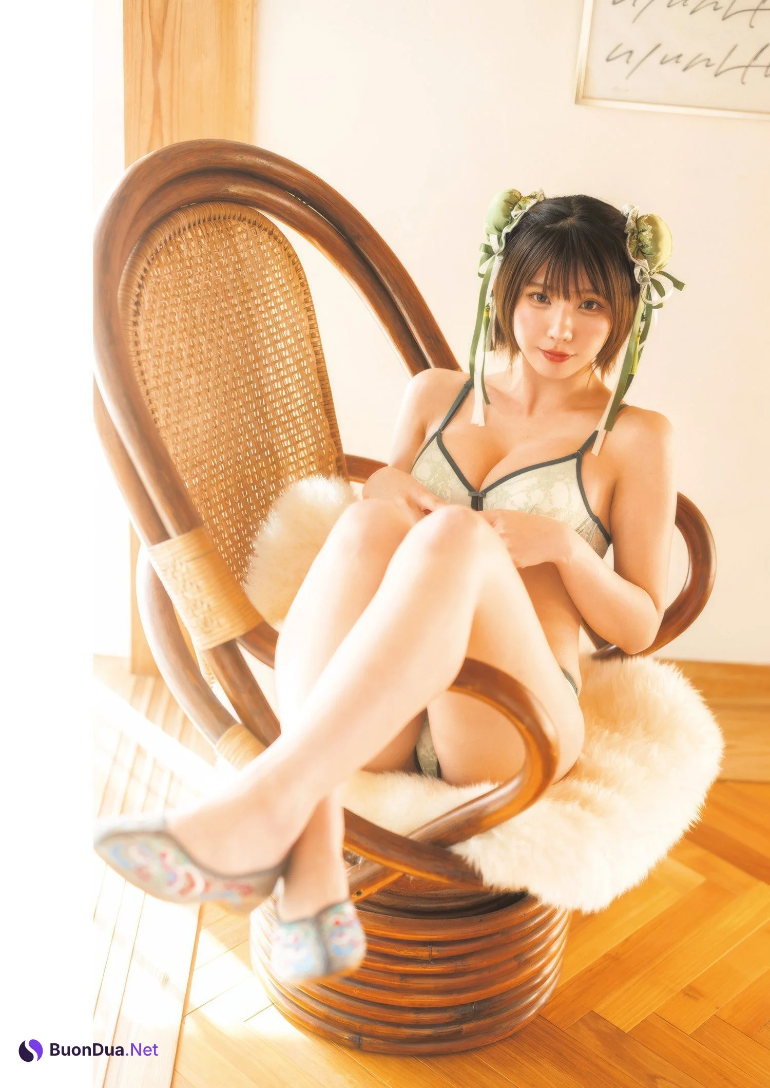 Enako えなこ, Young Jump 2025 No.11 (ヤングジャンプ 2025年11号) - Photo 7