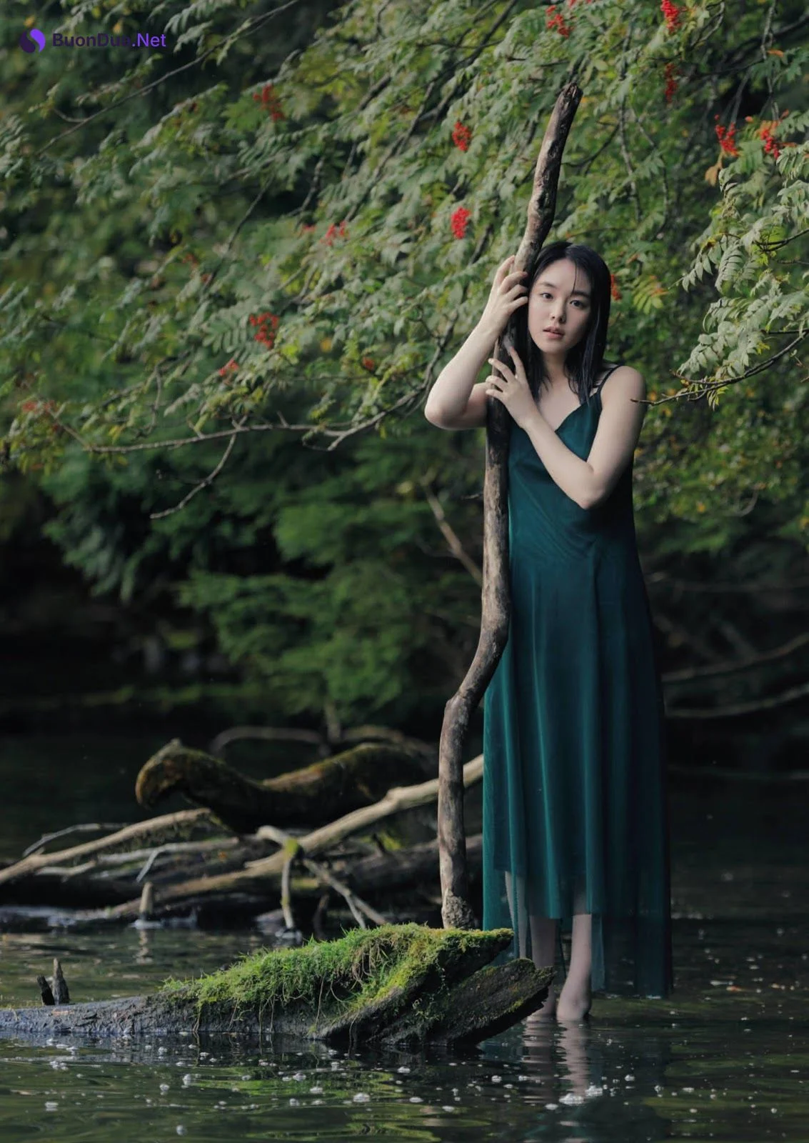 Erika Karata 唐田えりか, Shukan Bunshun 2019.11.07 (週刊文春 2018年11月7日号) - Photo 2