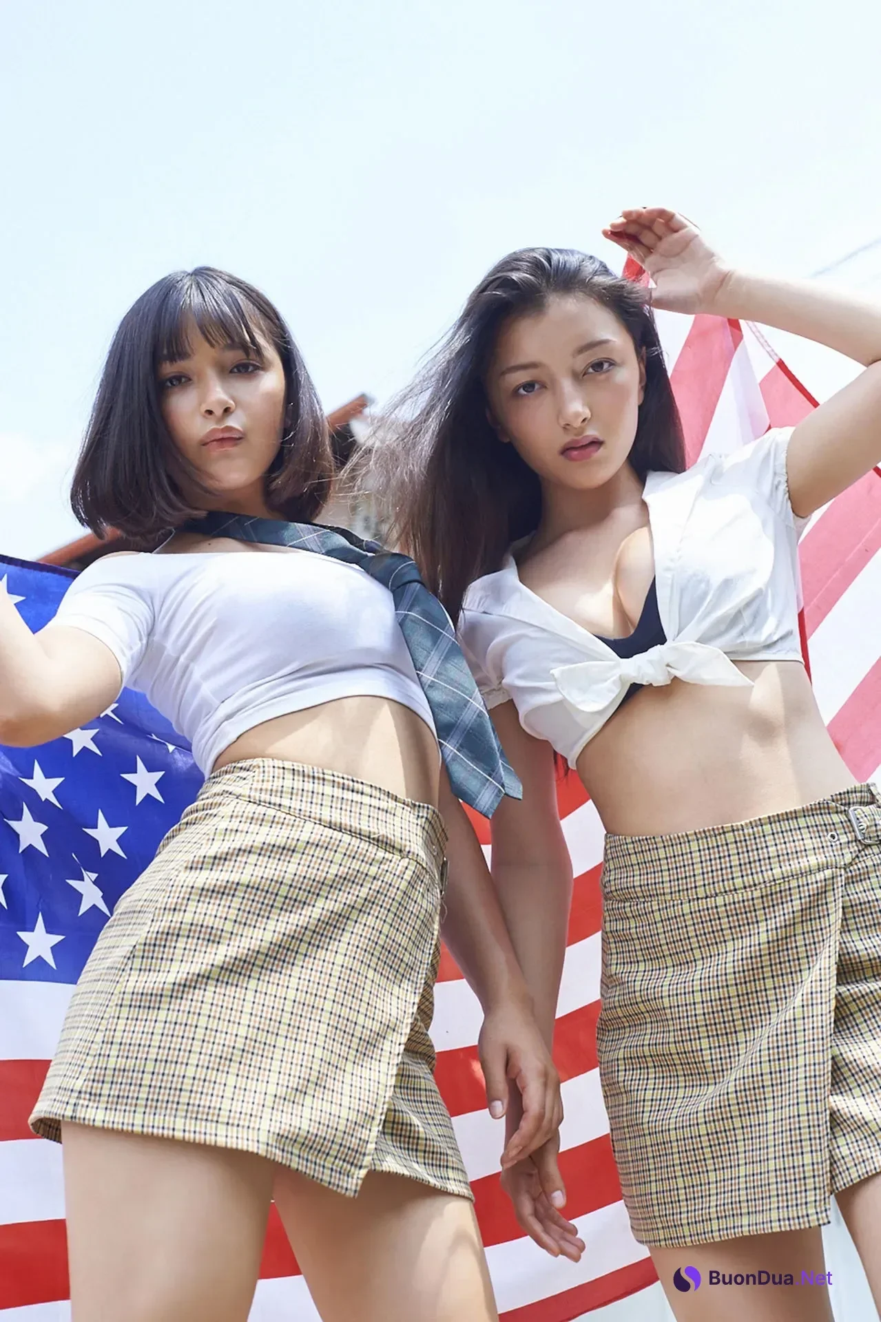 Erika エリカ, Marina マリナ, ヤンマガデジタル写真 「Eri－Mari エリマリ姉妹」 Set.01 - Photo 17