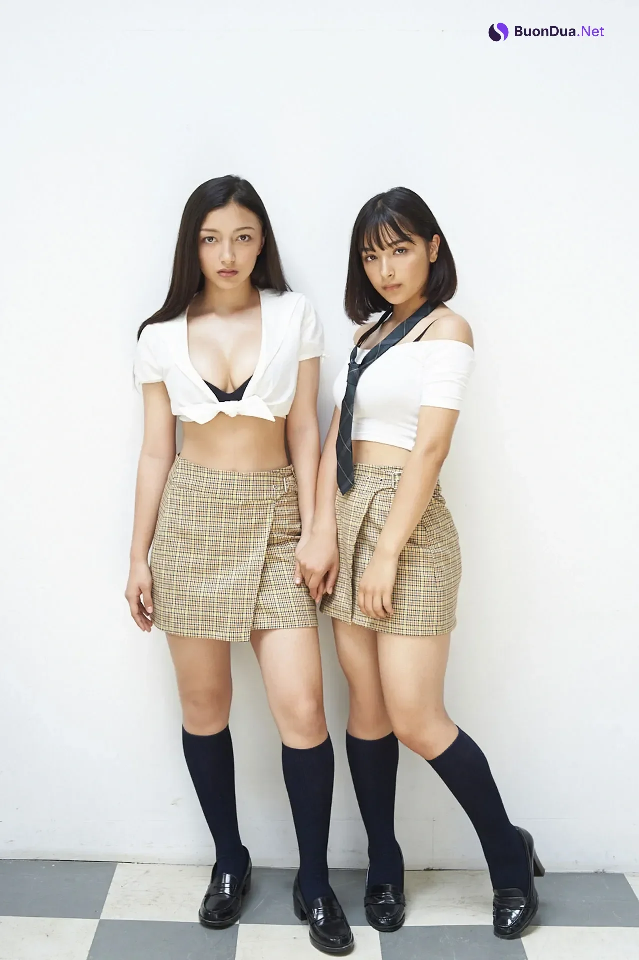 Erika エリカ, Marina マリナ, ヤンマガデジタル写真 「Eri－Mari エリマリ姉妹」 Set.01 - Photo 2