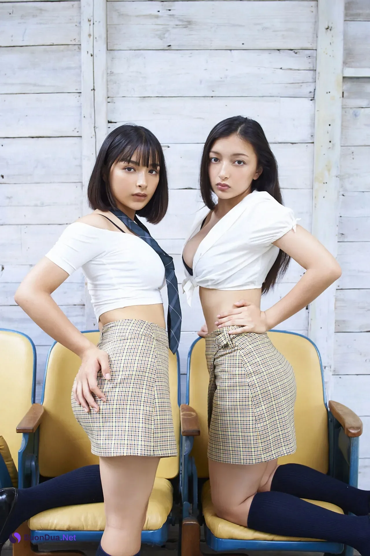 Erika エリカ, Marina マリナ, ヤンマガデジタル写真 「Eri－Mari エリマリ姉妹」 Set.01 - Photo 6