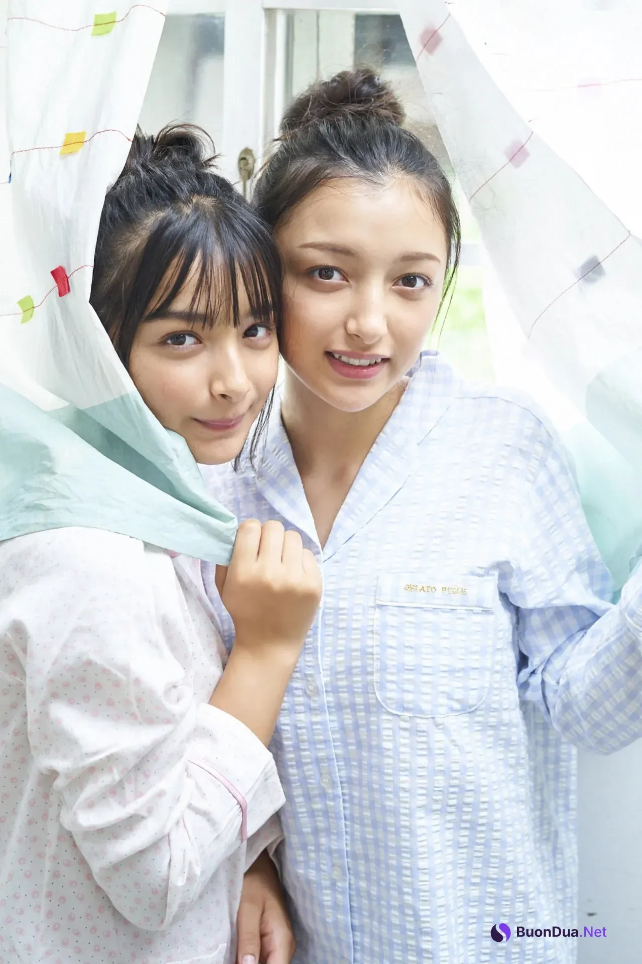 Erika エリカ, Marina マリナ, ヤンマガデジタル写真 「Eri－Mari エリマリ姉妹」 Set.03 - Photo 3