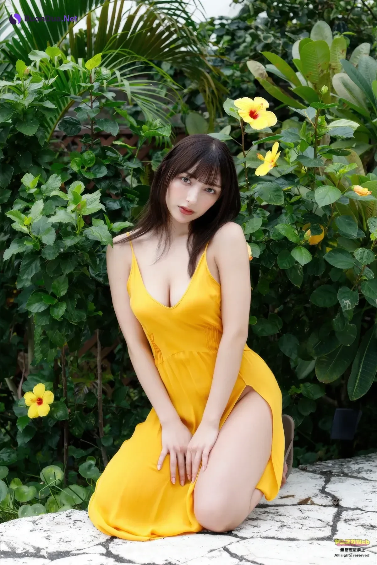 Erika エリカ, Marina Momose 百瀬まりな, Gekkan Young Magazine 2025 No.11 (月刊ヤングマガジン 2025年11号) - Photo 12