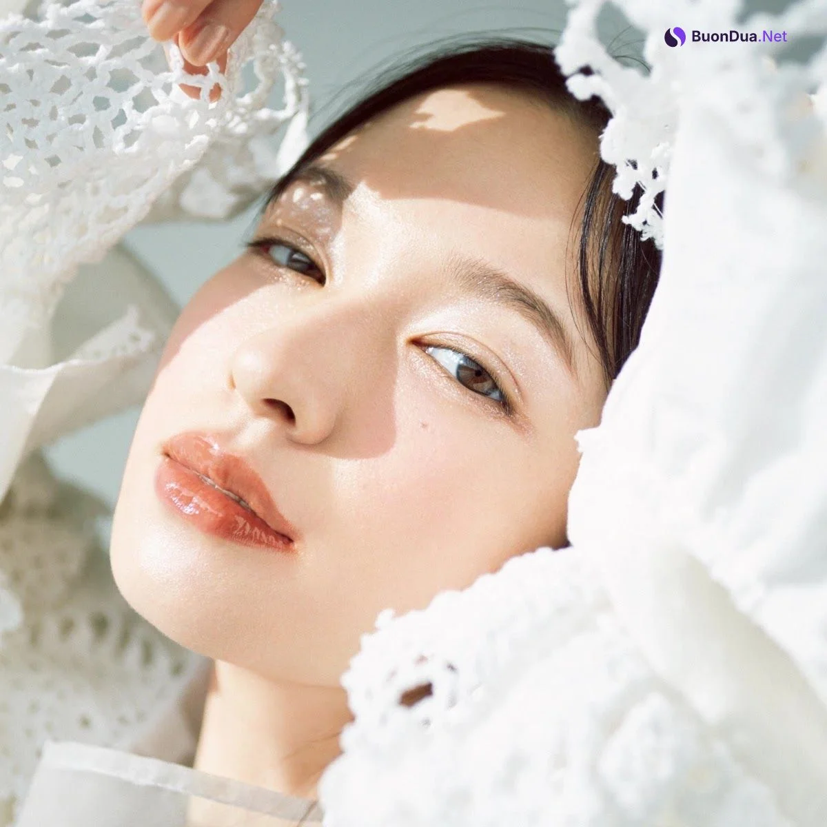Erika Mori 森絵梨佳, MAQUIA マキア Magazine 2022.05 - Photo 10