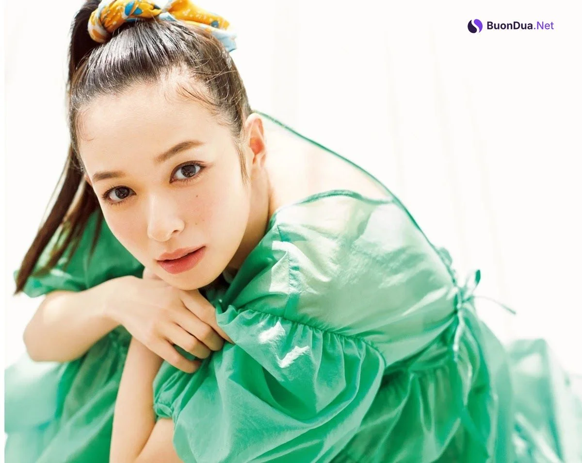 Erika Mori 森絵梨佳, MAQUIA マキア Magazine 2022.05 - Photo 13