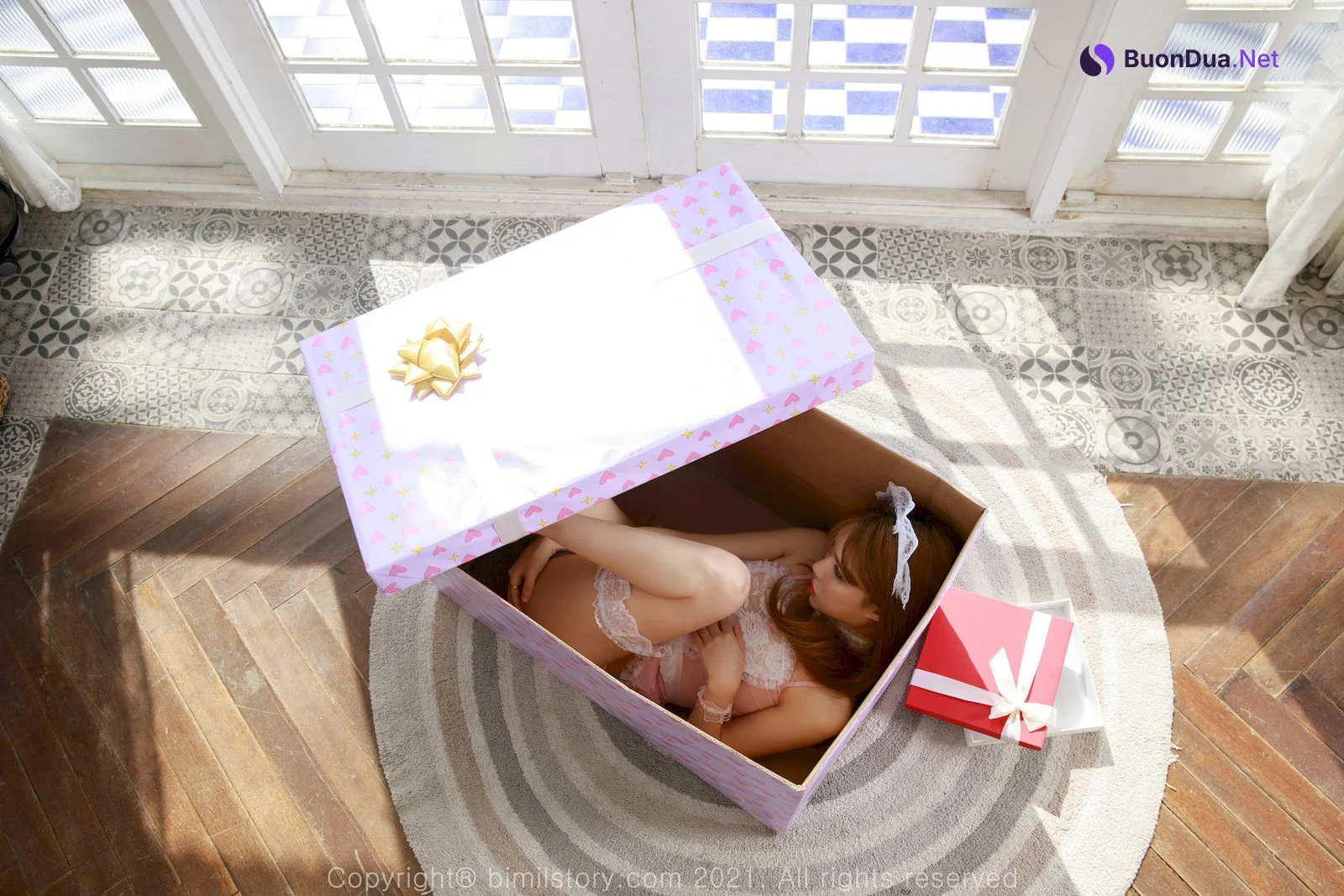 Eunha 은하, [Bimilstory] Vol.01 Transparent Chair - Photo 2