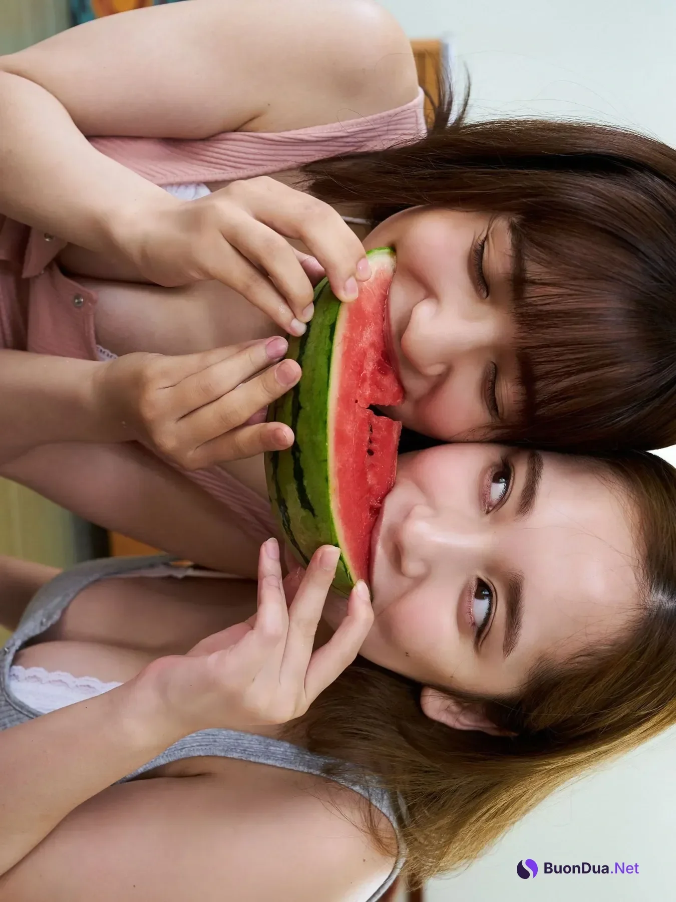 都丸紗也華＆亜華梨, FLASHデジタルフォトブック 「奇跡の姉妹・初共演」 Set.04 - Photo 7