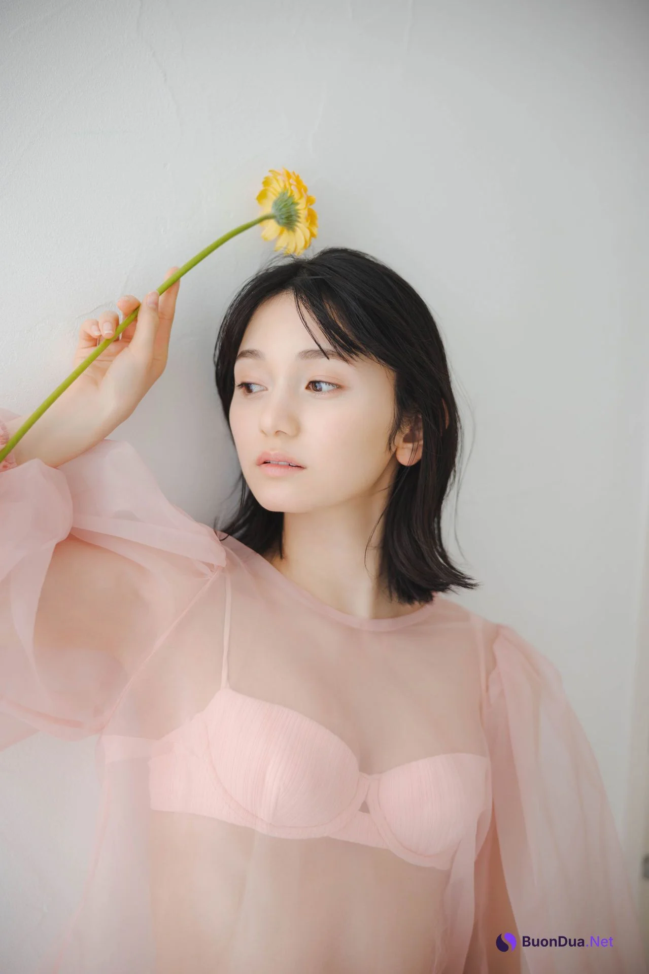 Fuuka Kumazawa 熊澤風花, ＦＲＩＤＡＹデジタル写真集 『二十歳になったから』 Set.01 - รูปภาพ 2