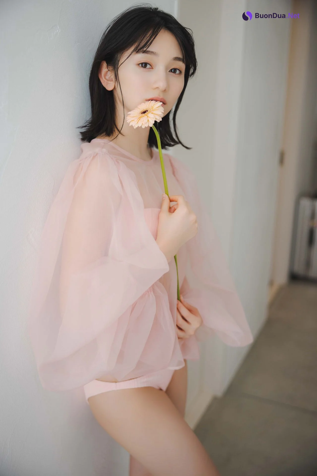 Fuuka Kumazawa 熊澤風花, ＦＲＩＤＡＹデジタル写真集 『二十歳になったから』 Set.01 - รูปภาพ 3