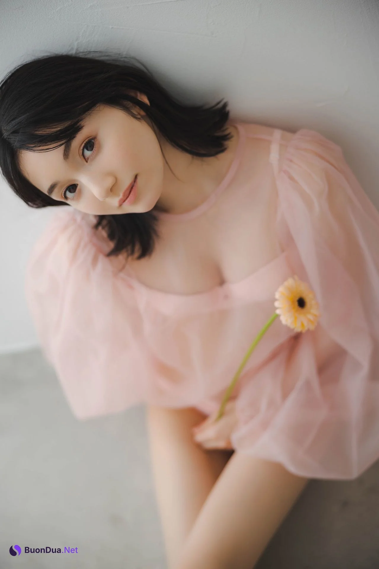 Fuuka Kumazawa 熊澤風花, ＦＲＩＤＡＹデジタル写真集 『二十歳になったから』 Set.01 - รูปภาพ 5