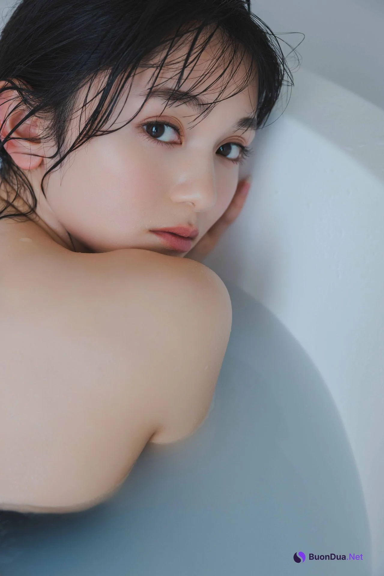 Fuuka Kumazawa 熊澤風花, ＦＲＩＤＡＹデジタル写真集 『二十歳になったから』 Set.02 - Photo 17