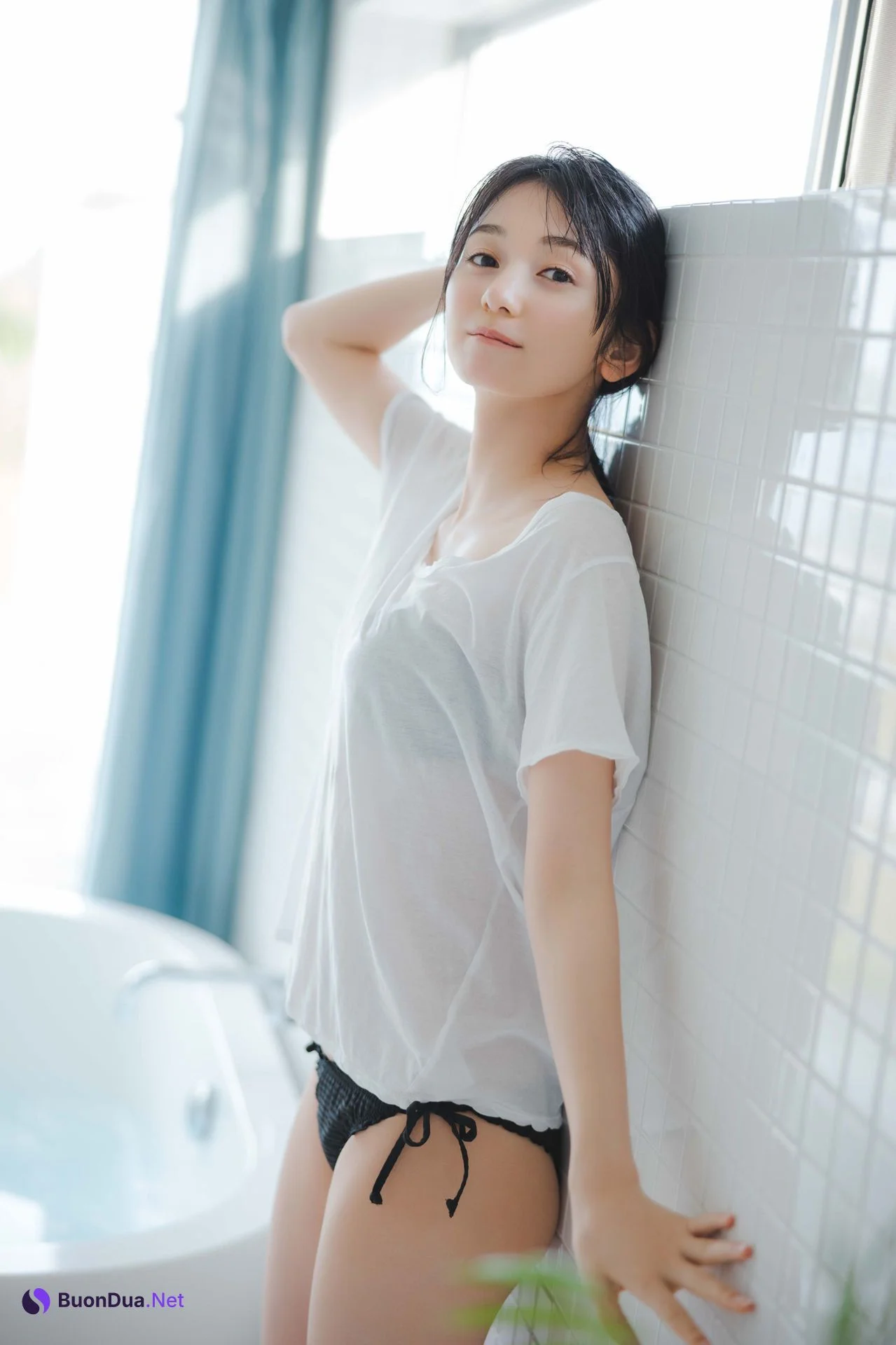 Fuuka Kumazawa 熊澤風花, ＦＲＩＤＡＹデジタル写真集 『二十歳になったから』 Set.02 - Photo 2