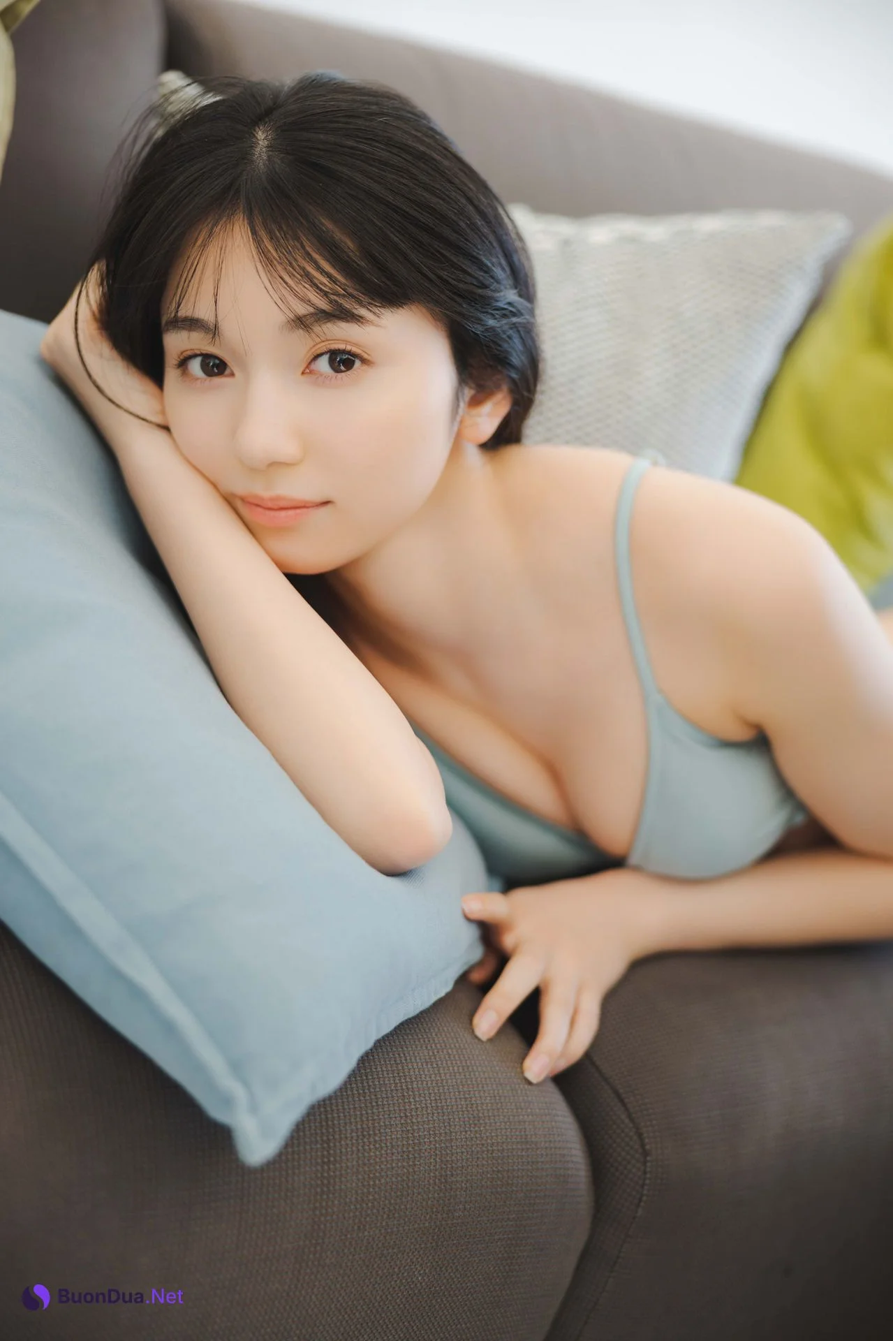 Fuuka Kumazawa 熊澤風花, ＦＲＩＤＡＹデジタル写真集 『二十歳になったから』 Set.04 - Photo 14