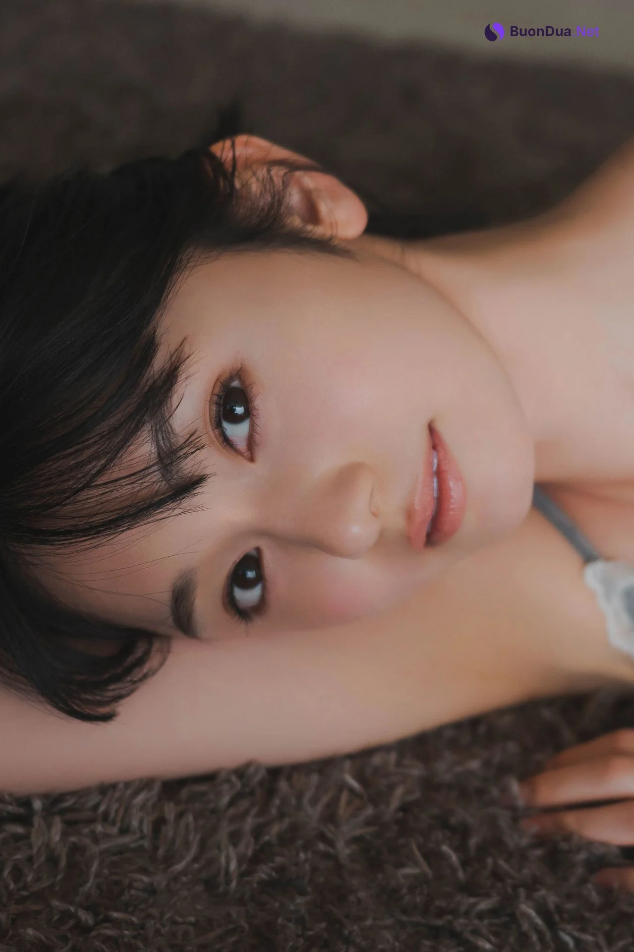 Fuuka Kumazawa 熊澤風花, ＦＲＩＤＡＹデジタル写真集 『二十歳になったから』 Set.04 - Photo 7
