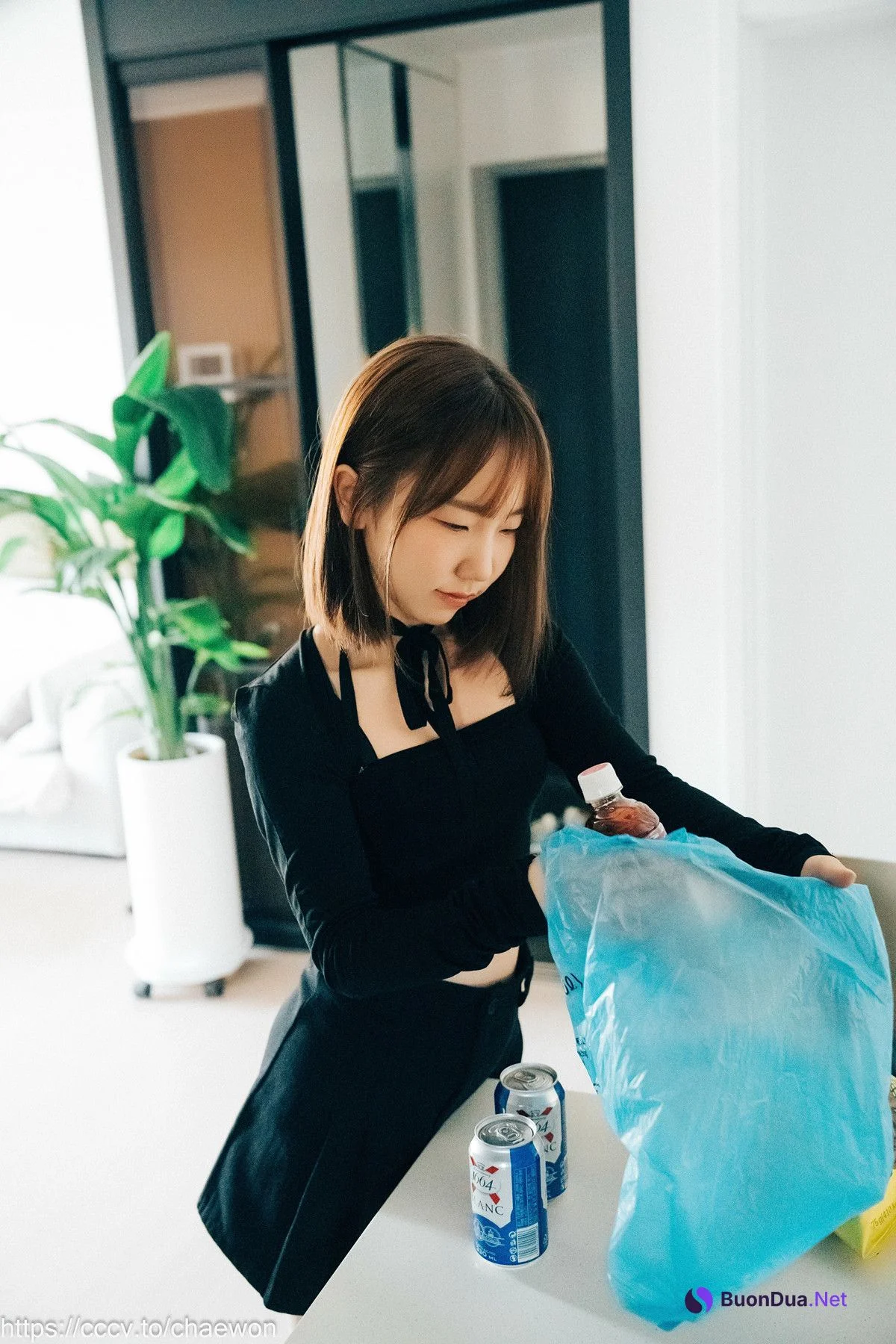 Han Yeri 한예리, Loozy ‘Visitor’ Set.01 - Photo 5